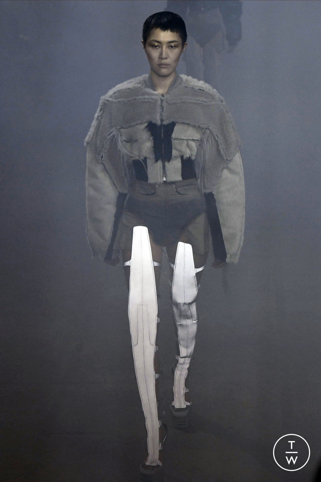 Fashion Week Paris Fall/Winter 2022 look 34 from the Rick Owens collection 女装