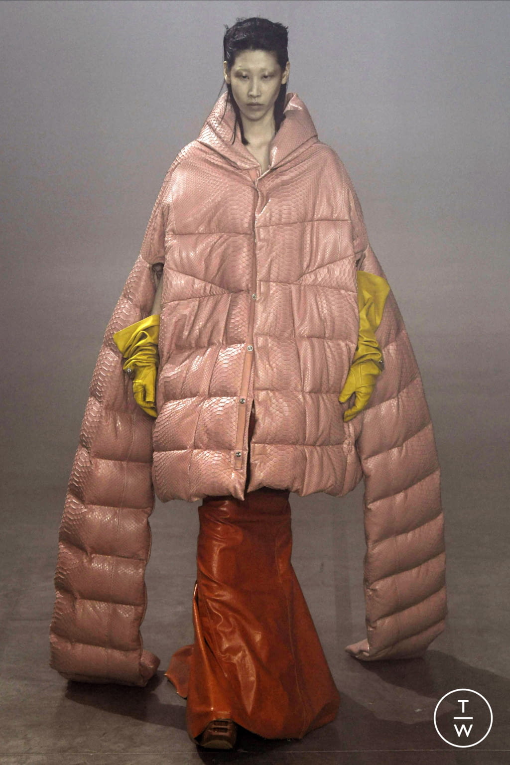 Fashion Week Paris Fall/Winter 2022 look 47 de la collection Rick Owens womenswear
