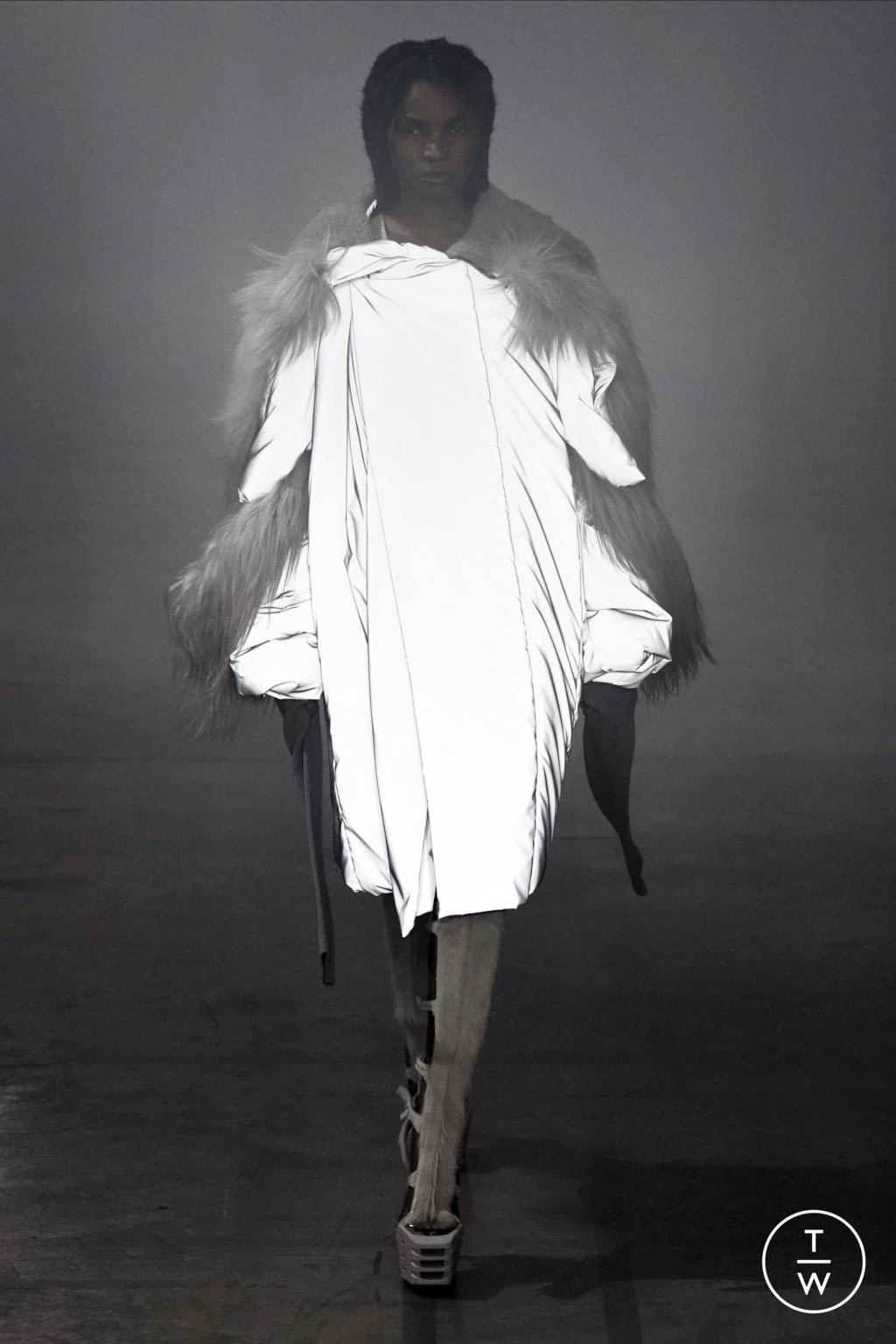 Fashion Week Paris Fall/Winter 2022 look 49 de la collection Rick Owens womenswear