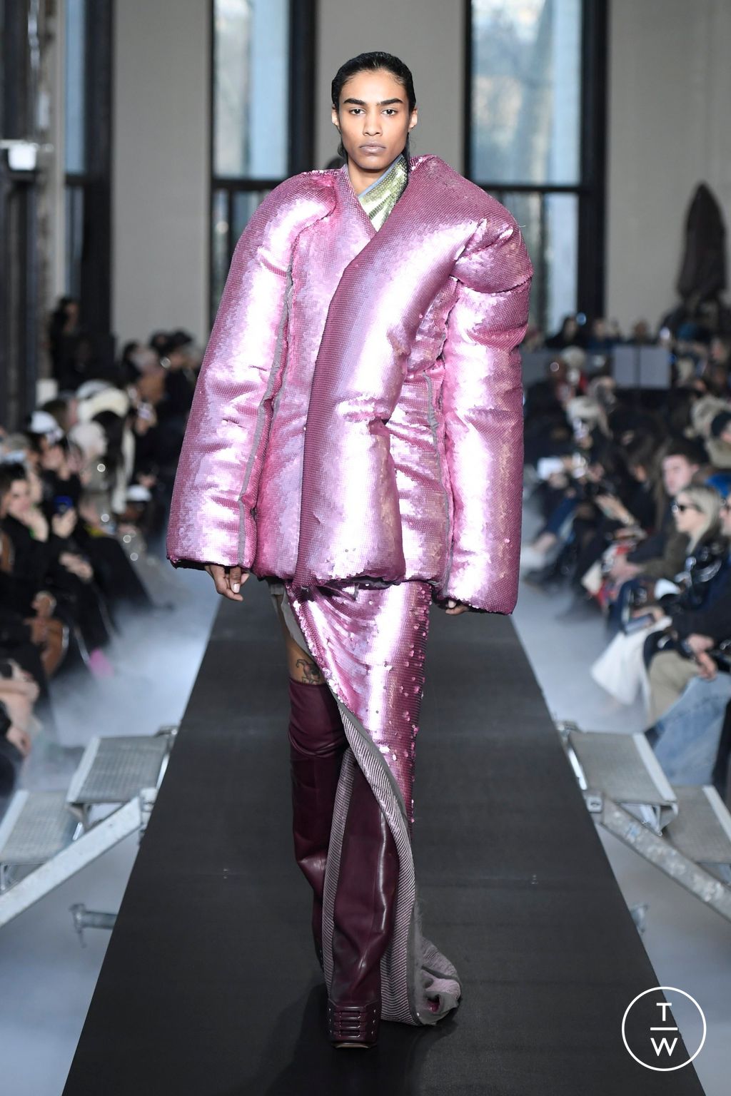 Fashion Week Paris Fall/Winter 2023 look 20 de la collection Rick Owens womenswear