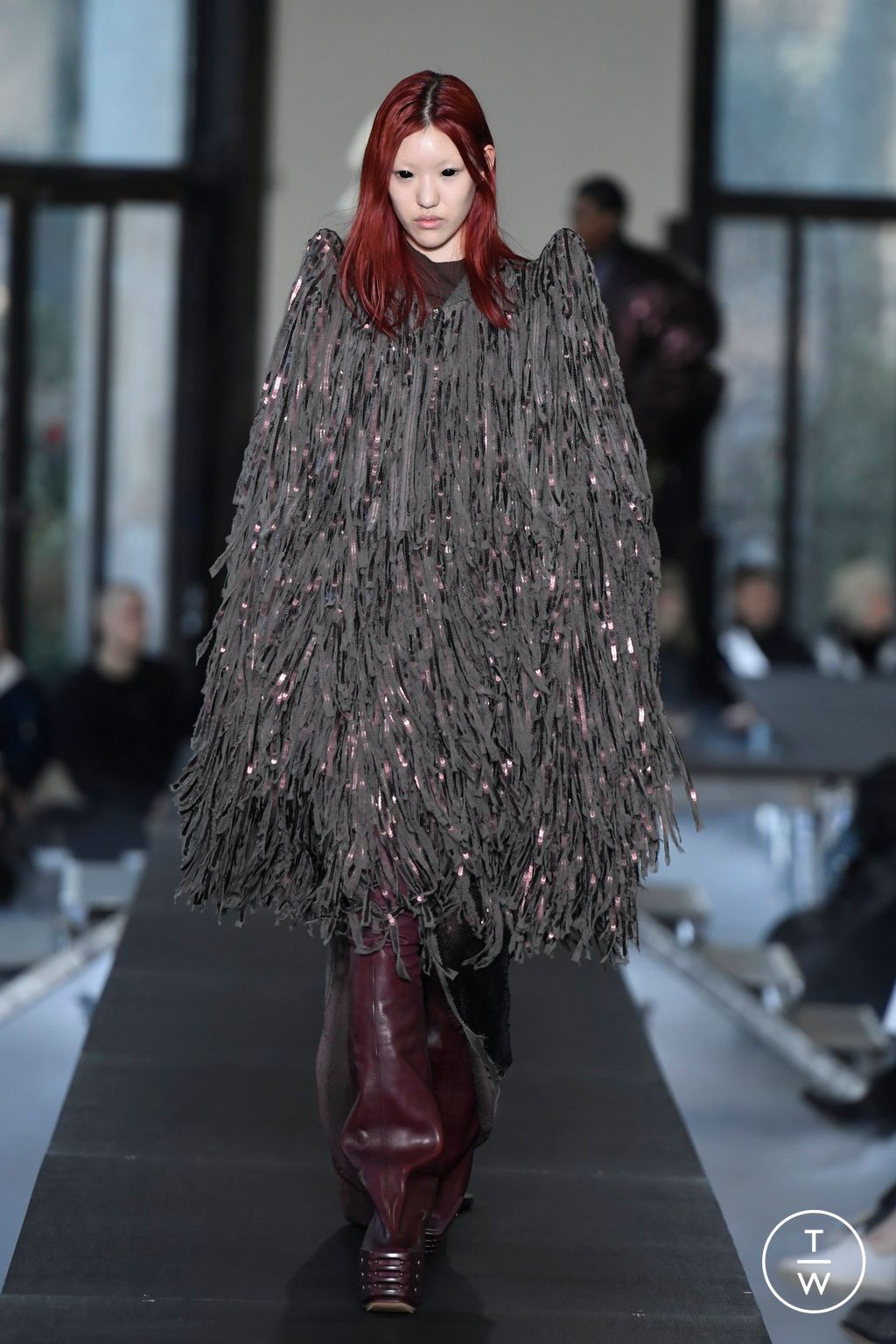Fashion Week Paris Fall/Winter 2023 look 24 de la collection Rick Owens womenswear