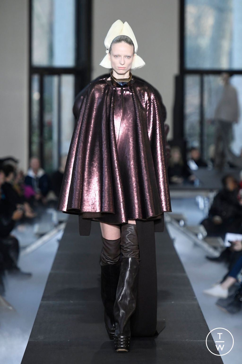 Fashion Week Paris Fall/Winter 2023 look 25 de la collection Rick Owens womenswear