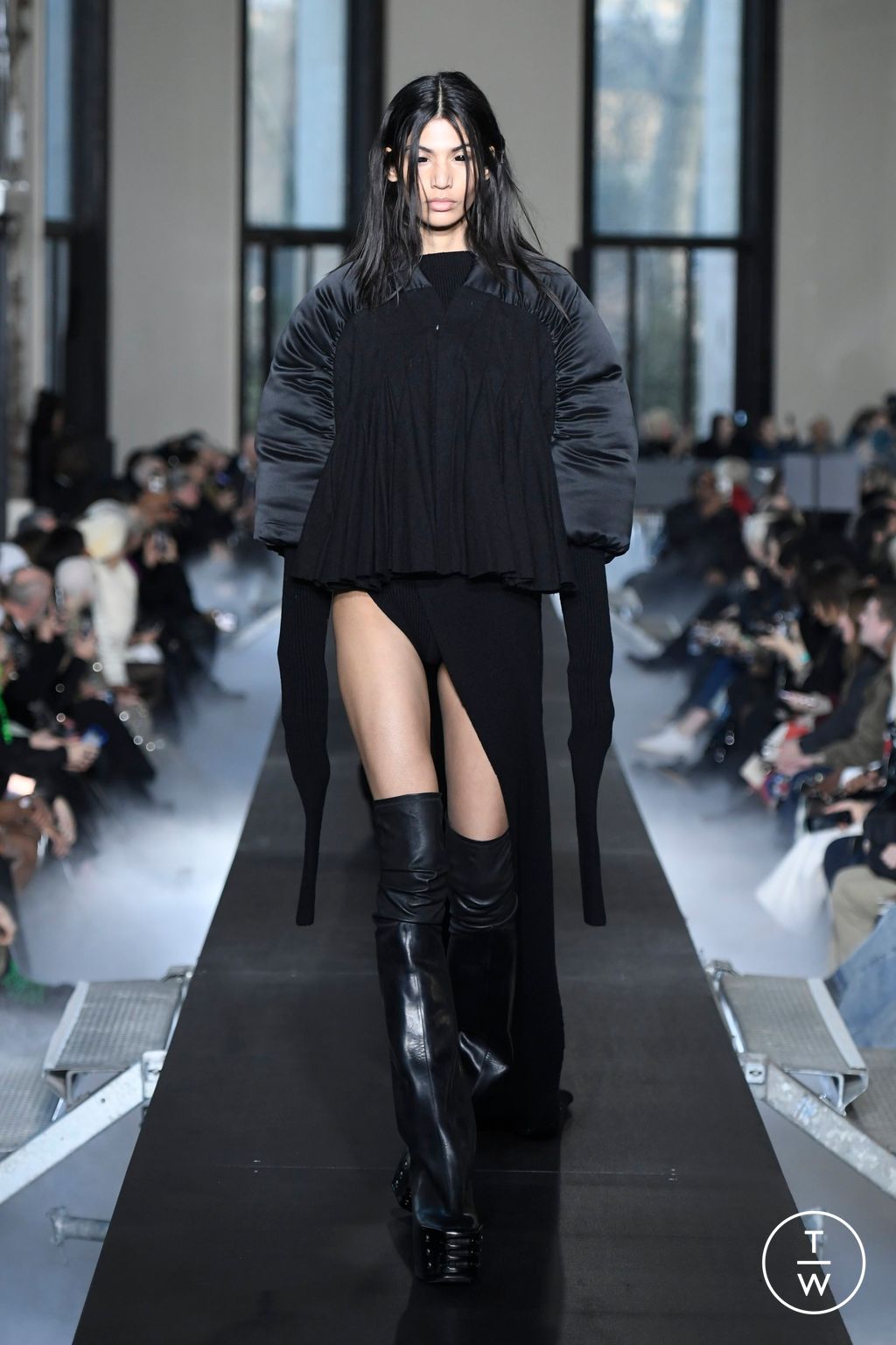 Fashion Week Paris Fall/Winter 2023 look 35 from the Rick Owens collection womenswear