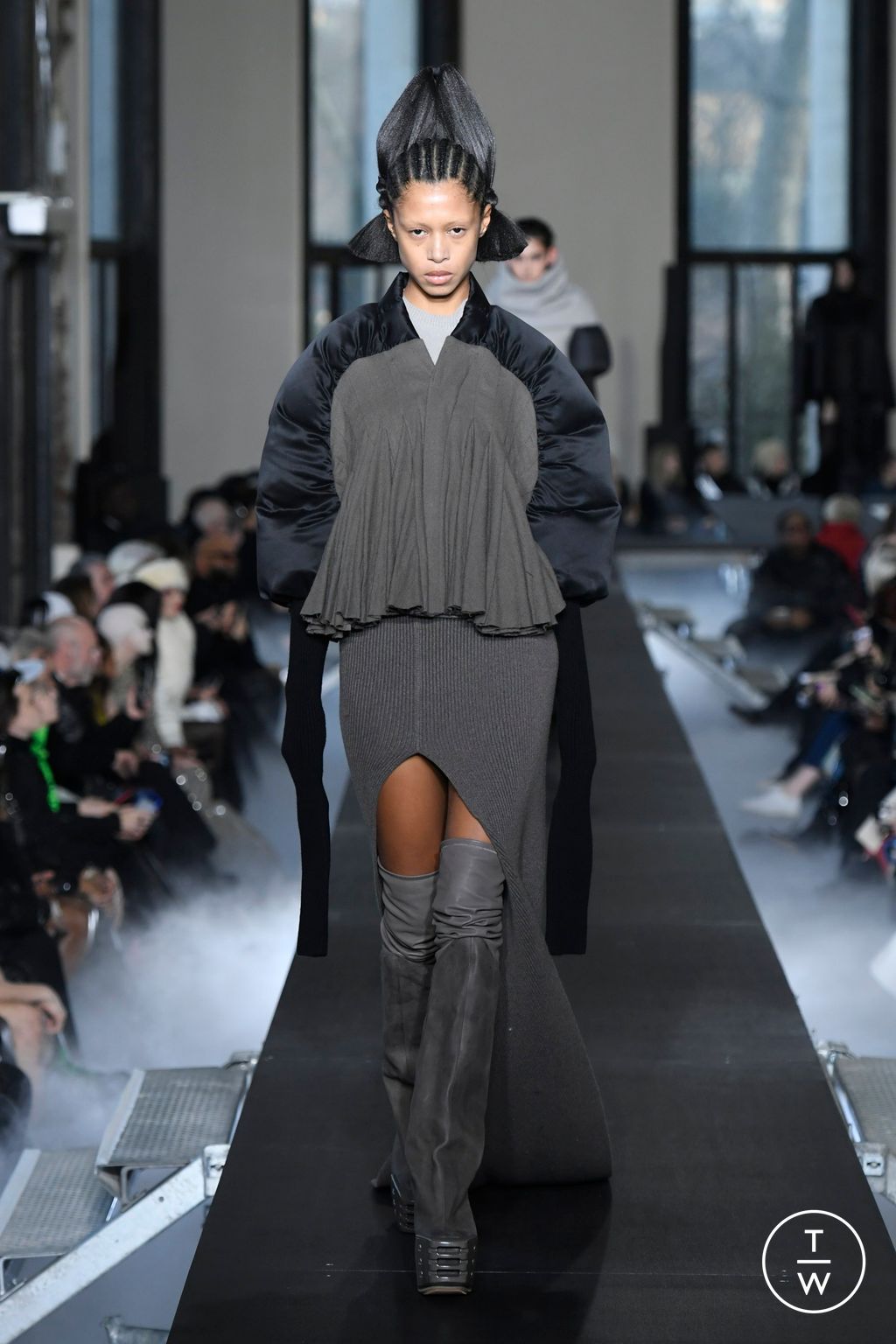Fashion Week Paris Fall/Winter 2023 look 37 from the Rick Owens collection womenswear