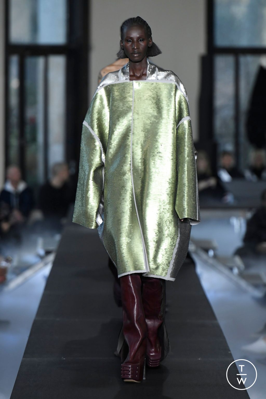 Fashion Week Paris Fall/Winter 2023 look 44 from the Rick Owens collection womenswear
