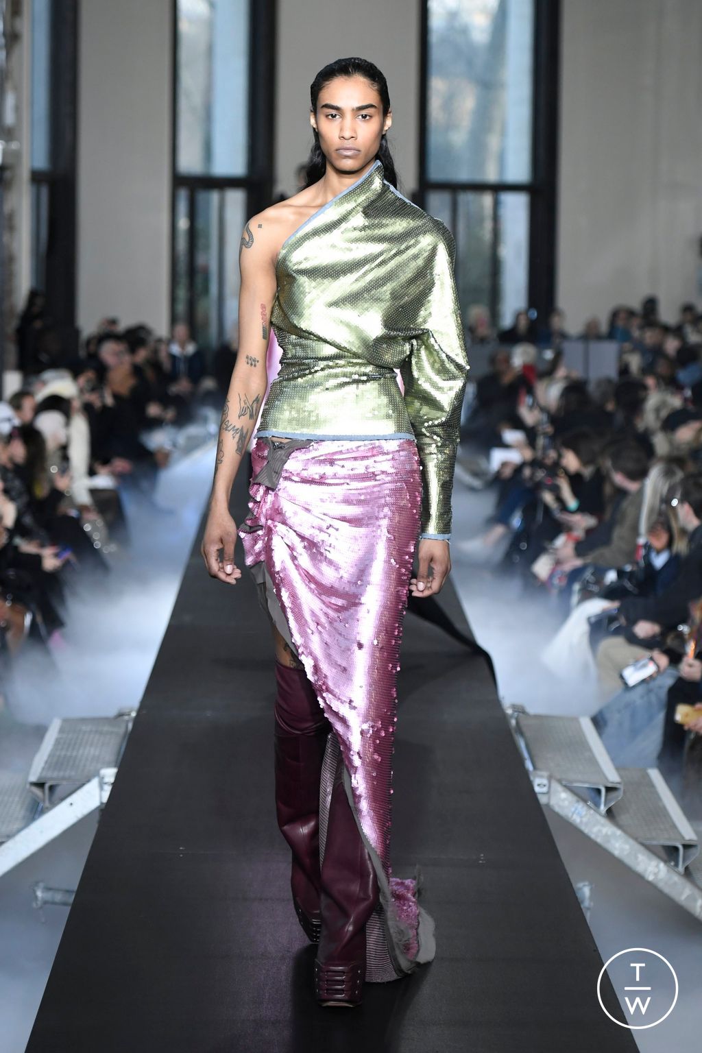 Fashion Week Paris Fall/Winter 2023 look 45 from the Rick Owens collection womenswear