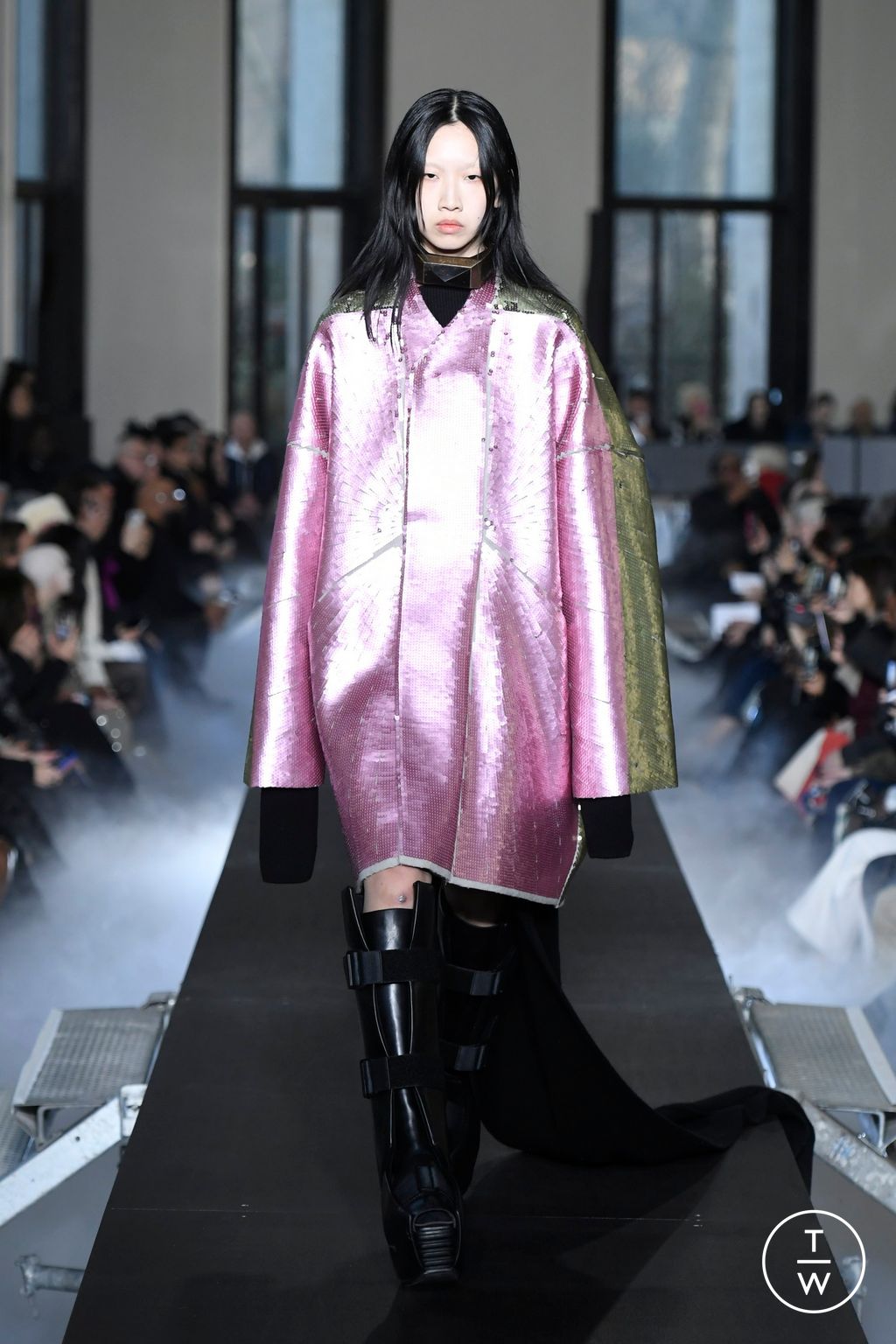 Fashion Week Paris Fall/Winter 2023 look 46 from the Rick Owens collection womenswear
