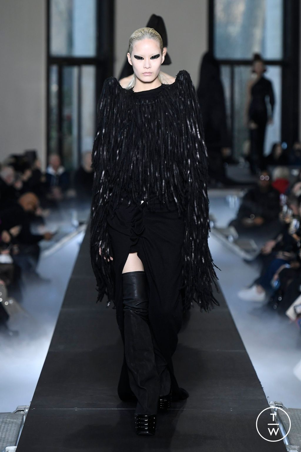 Fashion Week Paris Fall/Winter 2023 look 49 de la collection Rick Owens womenswear