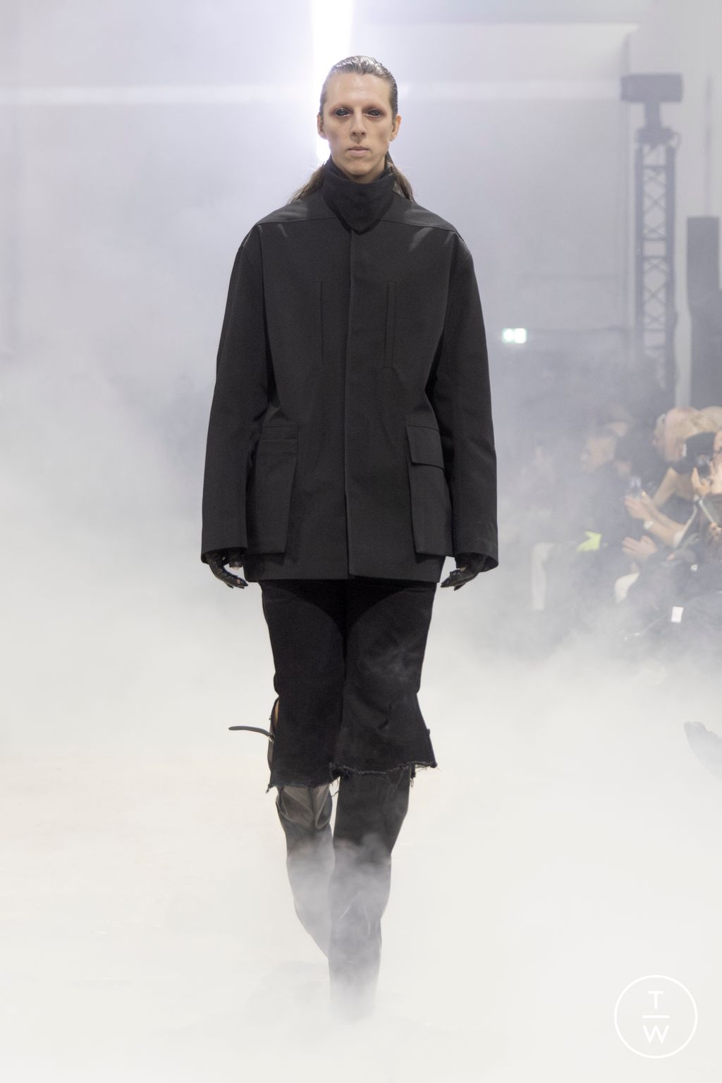 Fashion Week Paris Fall/Winter 2026 look 13 from the Rick Owens collection menswear