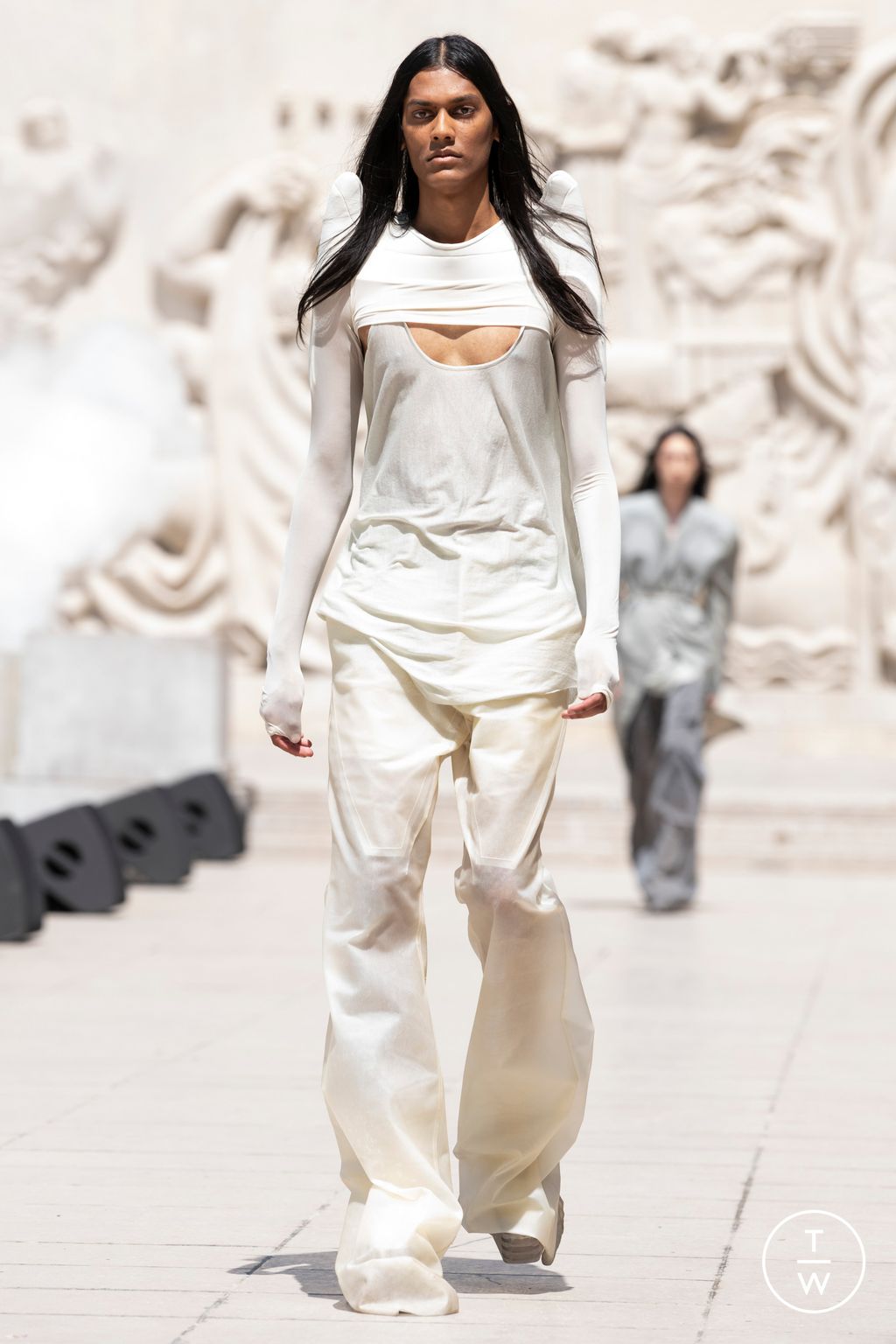 Fashion Week Paris Spring/Summer 2023 look 3 from the Rick Owens collection menswear