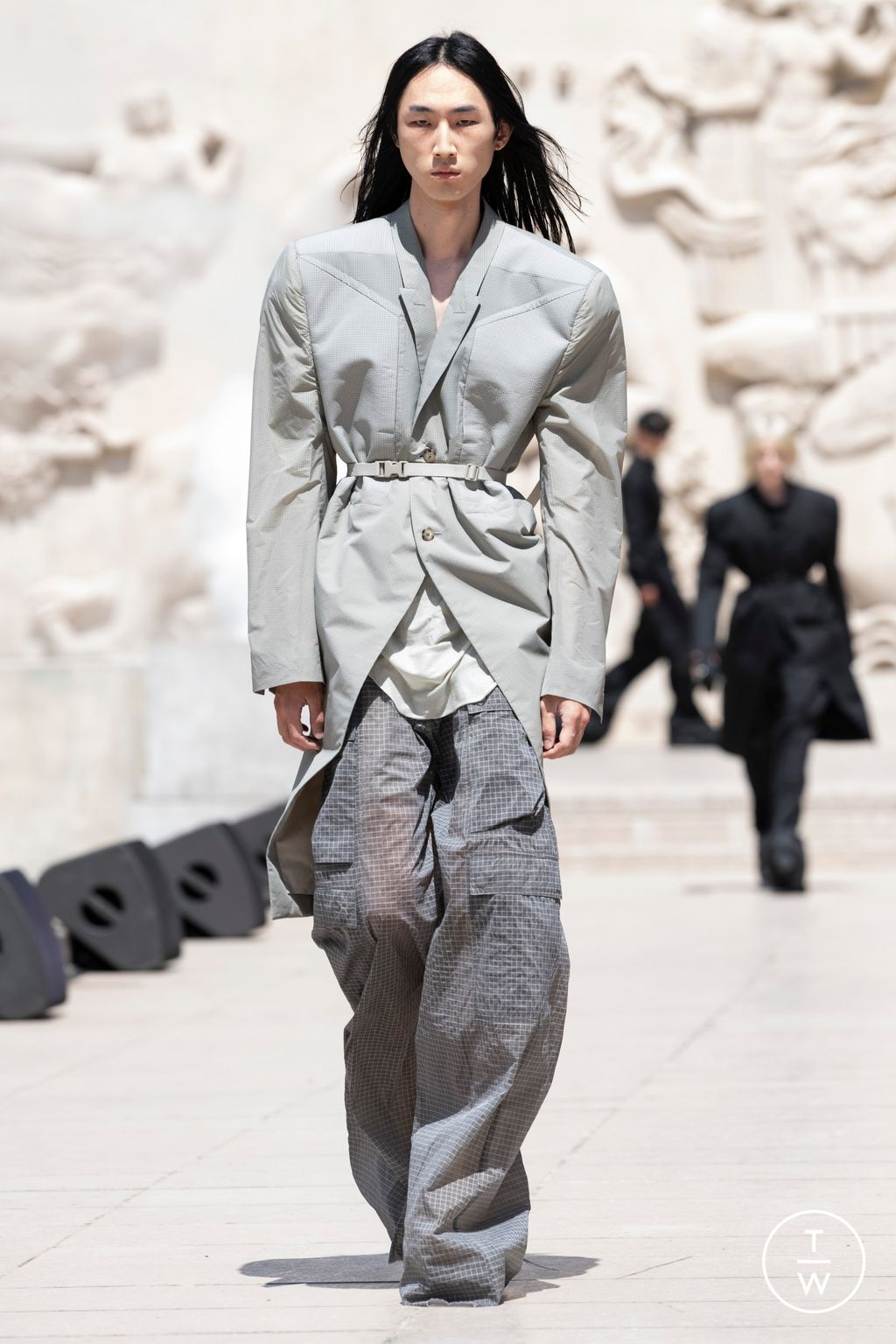 Fashion Week Paris Spring/Summer 2023 look 4 from the Rick Owens collection 男装