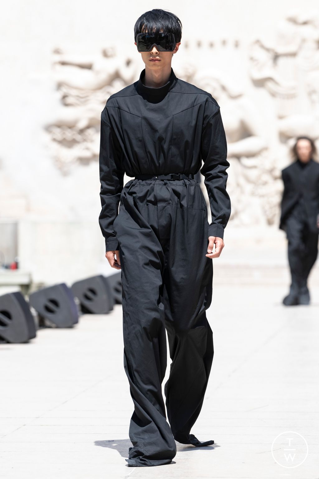 Fashion Week Paris Spring/Summer 2023 look 6 from the Rick Owens collection 男装