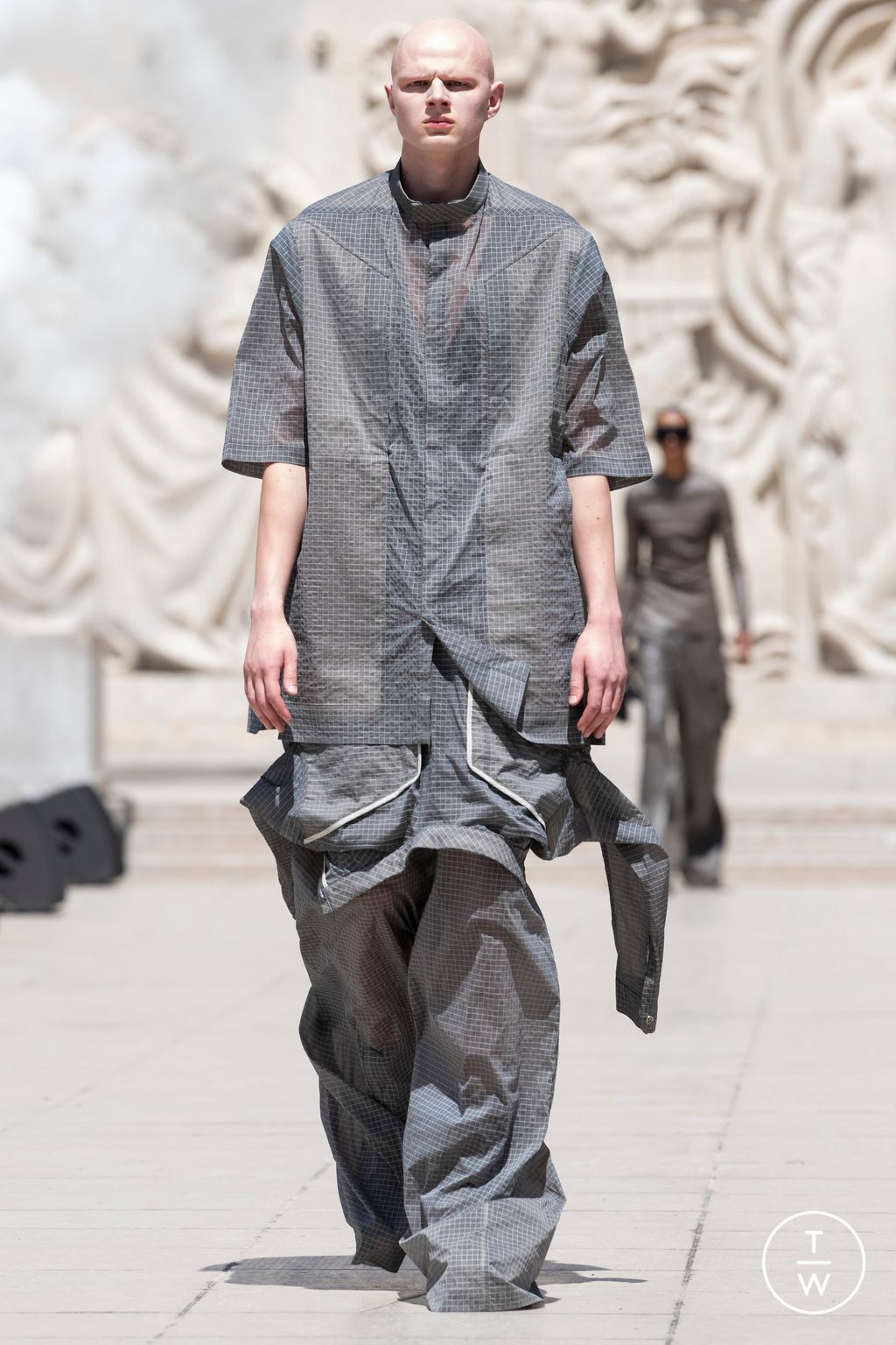 Fashion Week Paris Spring/Summer 2023 look 21 from the Rick Owens collection 男装