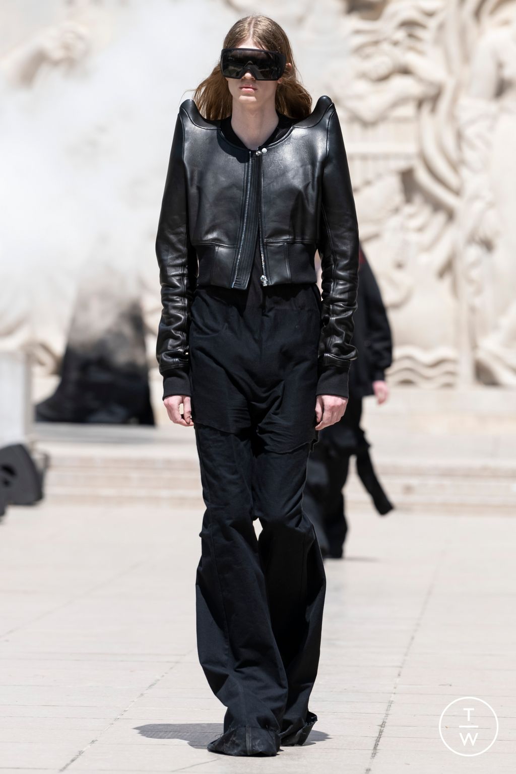 Fashion Week Paris Spring/Summer 2023 look 27 from the Rick Owens collection 男装