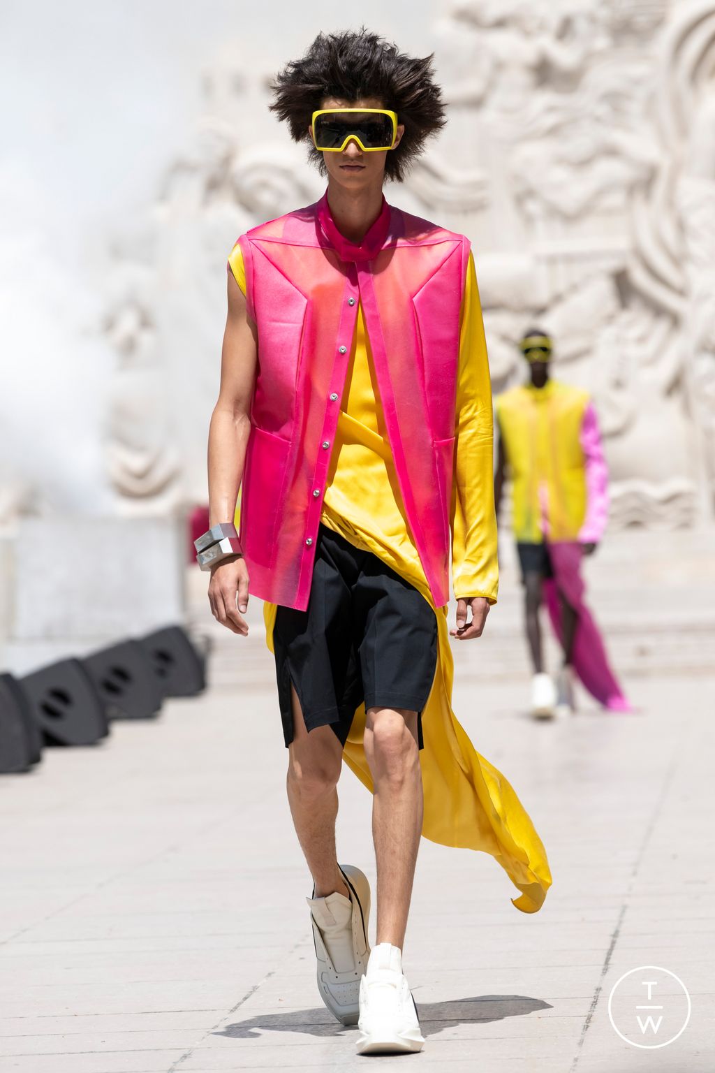 Fashion Week Paris Spring/Summer 2023 look 39 from the Rick Owens collection menswear