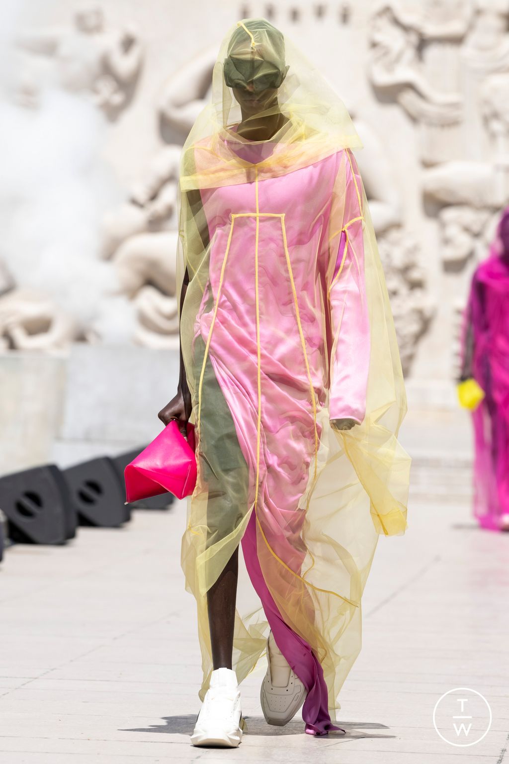 Fashion Week Paris Spring/Summer 2023 look 42 de la collection Rick Owens menswear
