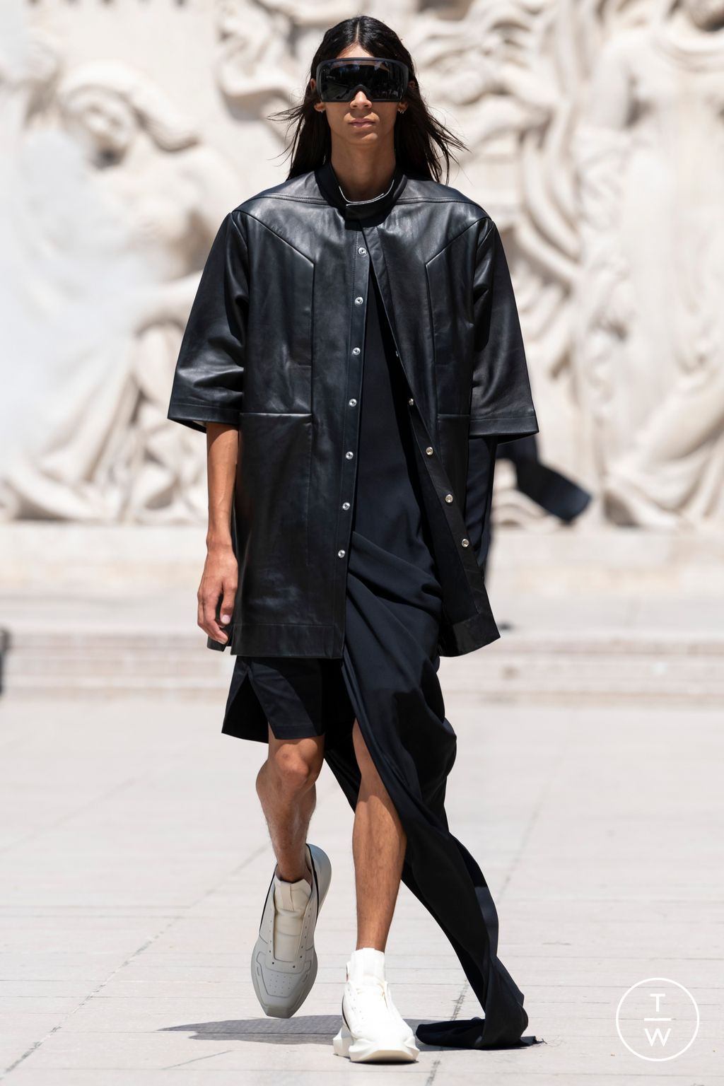 Fashion Week Paris Spring/Summer 2023 look 45 from the Rick Owens collection 男装