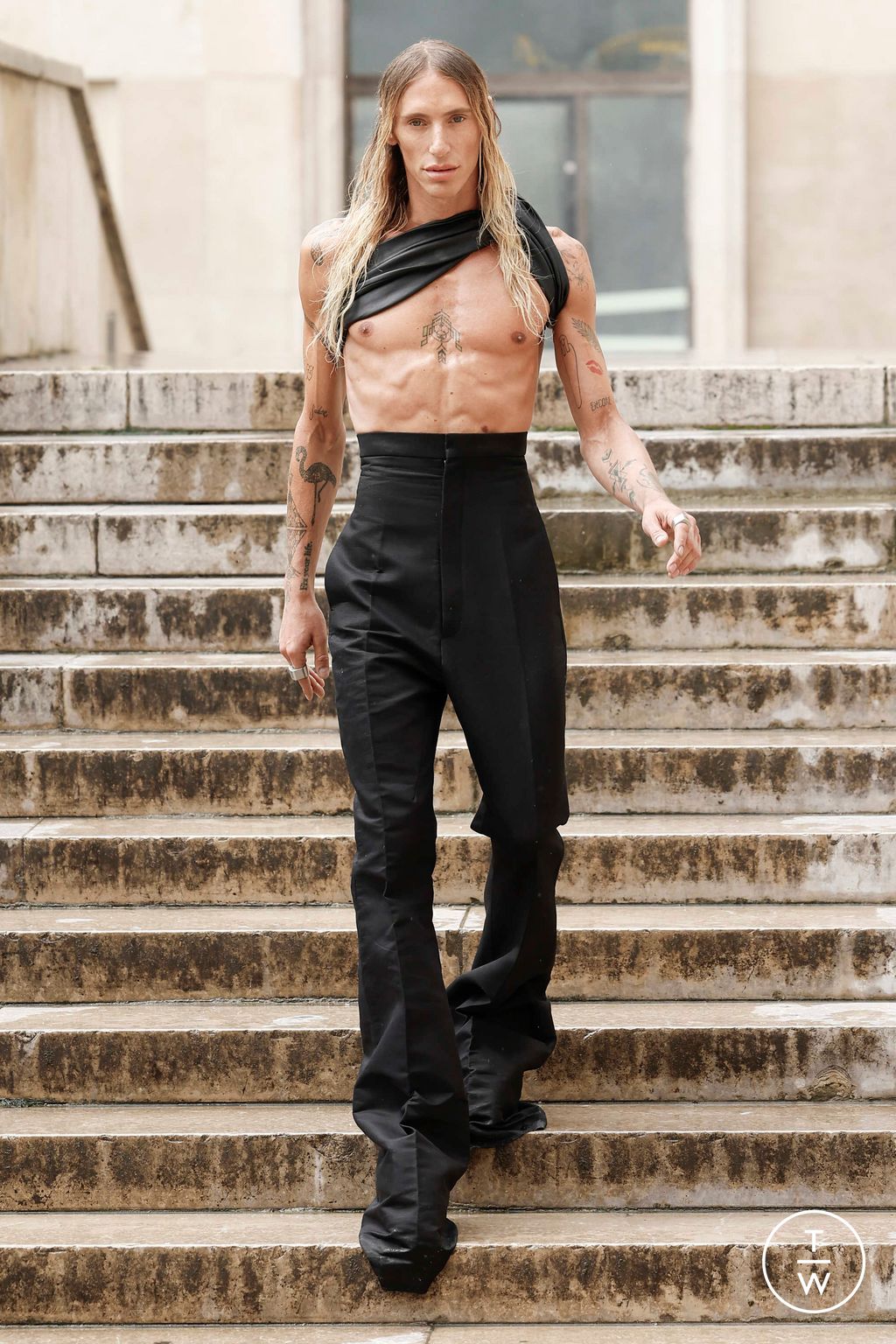 Fashion Week Paris Spring/Summer 2024 look 1 from the Rick Owens collection menswear