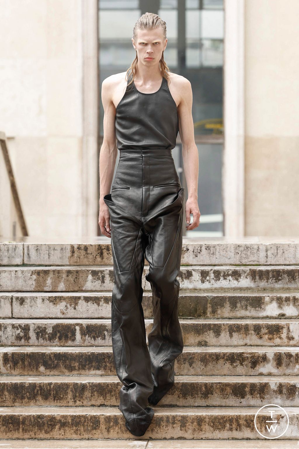 Fashion Week Paris Spring/Summer 2024 look 10 from the Rick Owens collection menswear