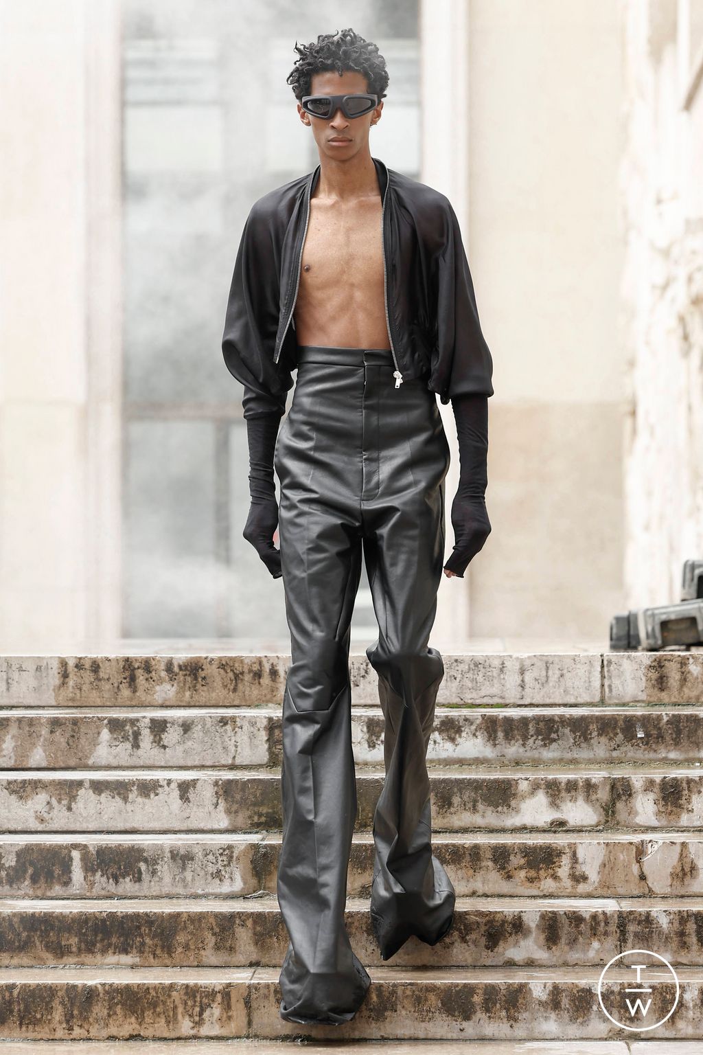 Fashion Week Paris Spring/Summer 2024 look 11 de la collection Rick Owens menswear