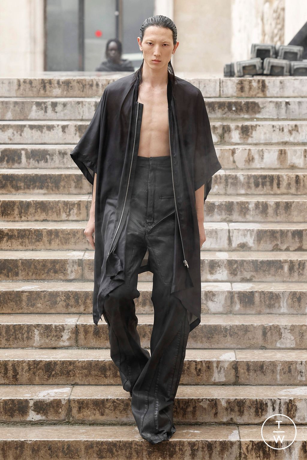 Fashion Week Paris Spring/Summer 2024 look 12 from the Rick Owens collection 男装