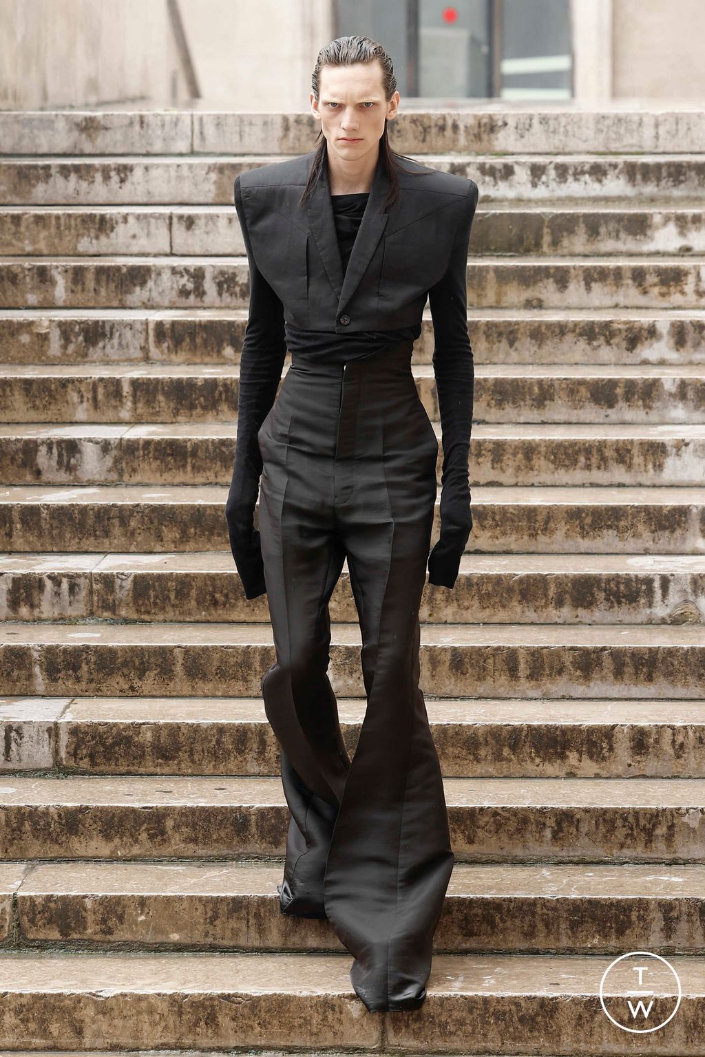 Fashion Week Paris Spring/Summer 2024 look 13 de la collection Rick Owens menswear