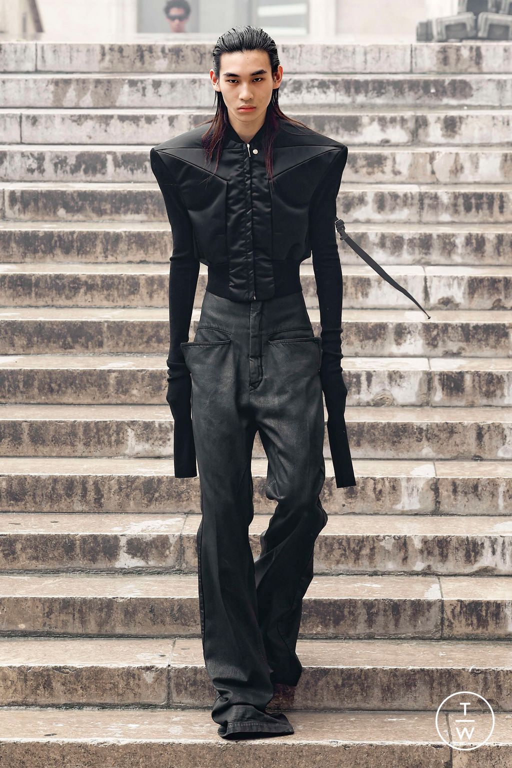 Fashion Week Paris Spring/Summer 2024 look 21 from the Rick Owens collection menswear