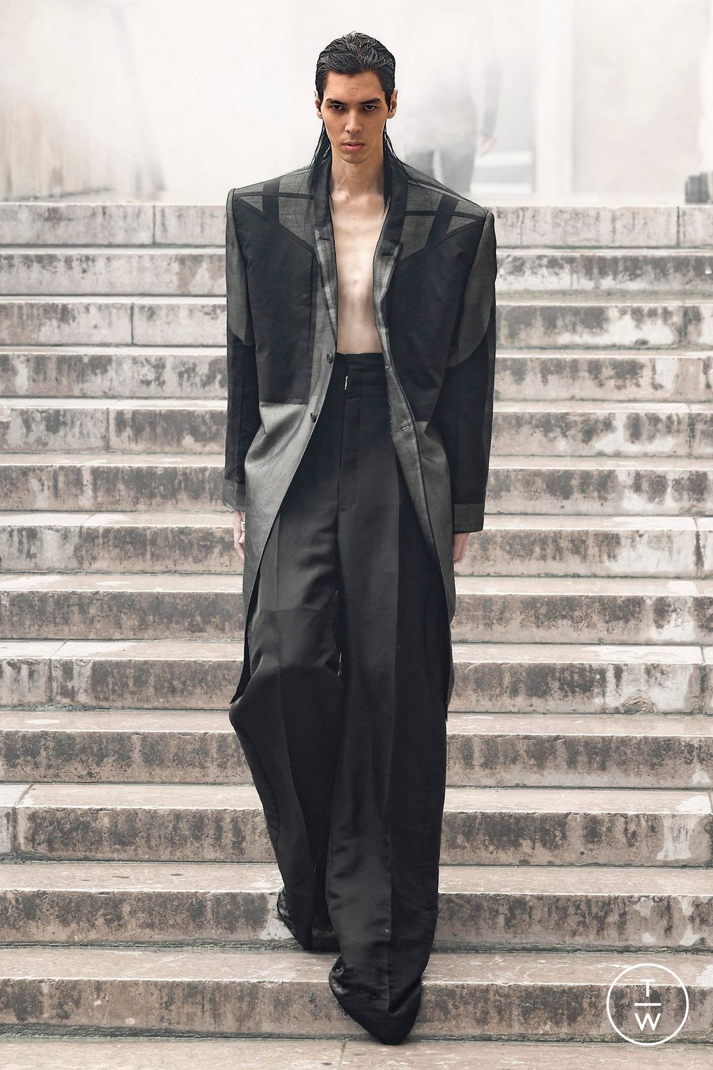 Fashion Week Paris Spring/Summer 2024 look 27 from the Rick Owens collection 男装