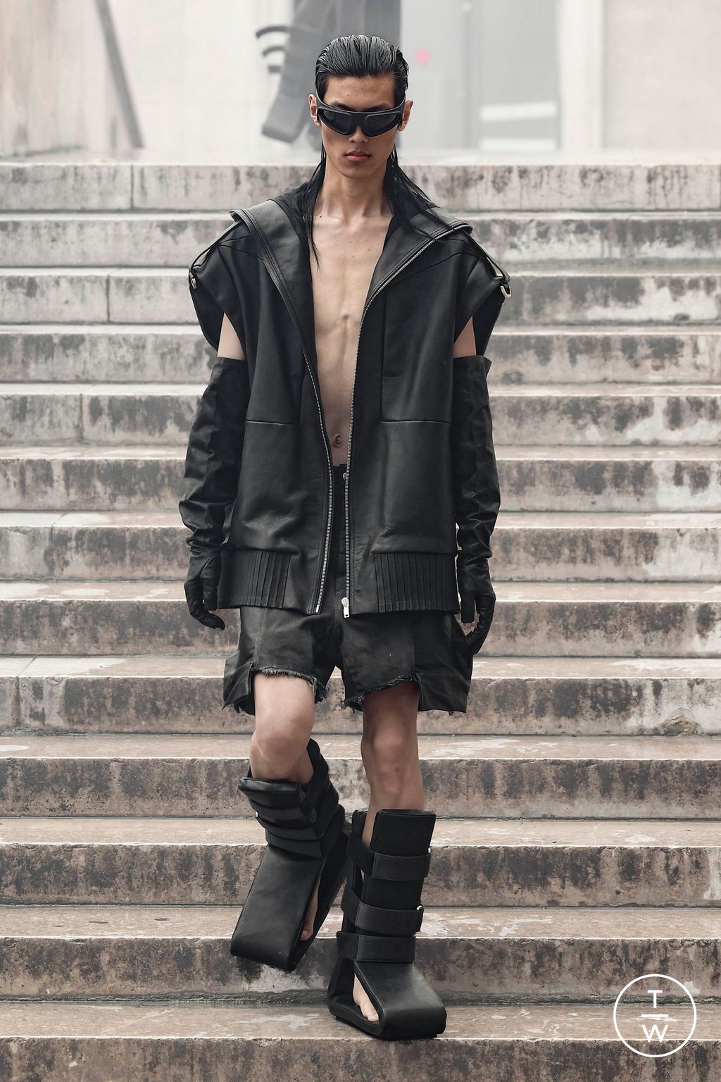 Fashion Week Paris Spring/Summer 2024 look 48 from the Rick Owens collection menswear