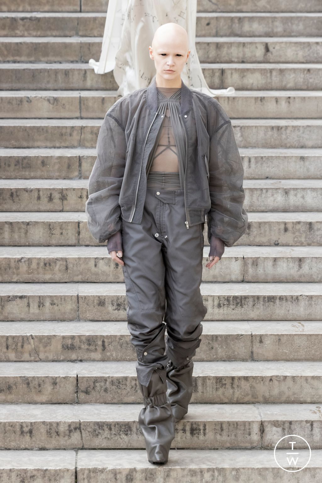 Fashion Week Paris Spring/Summer 2026 look 44 from the Rick Owens collection womenswear