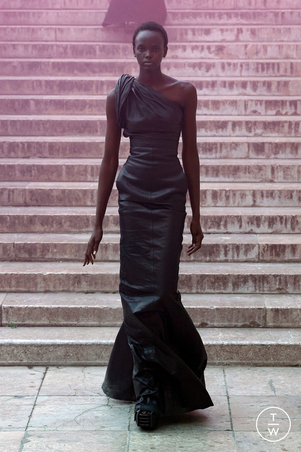 Fashion Week Paris Spring/Summer 2024 look 1 from the Rick Owens collection womenswear