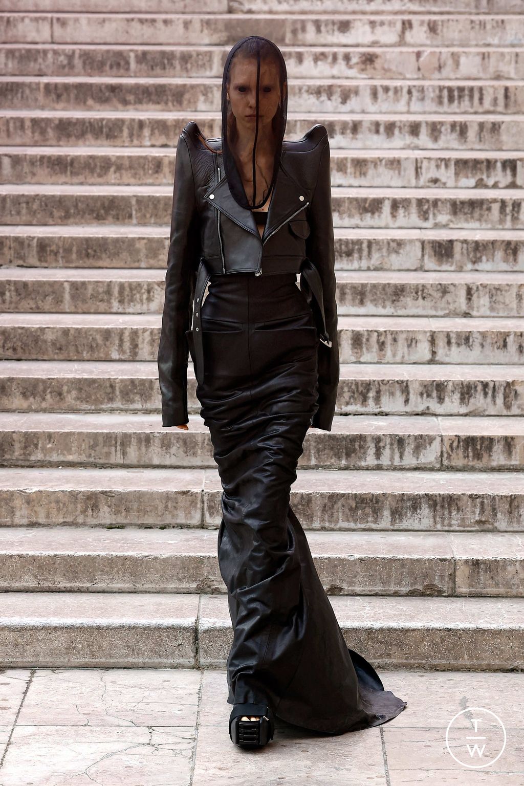 Fashion Week Paris Spring/Summer 2024 look 8 from the Rick Owens collection womenswear