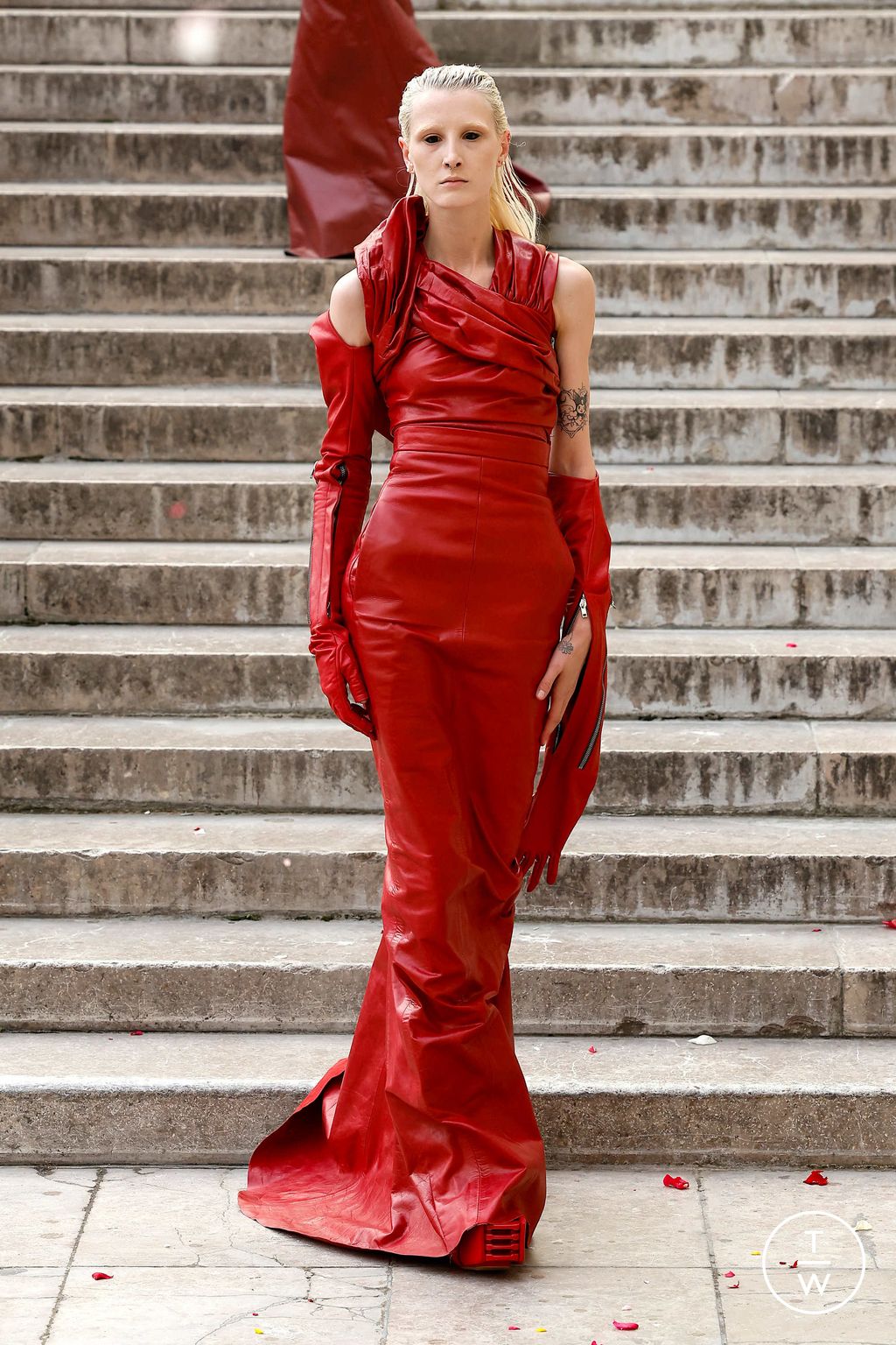 Fashion Week Paris Spring/Summer 2024 look 16 from the Rick Owens collection womenswear