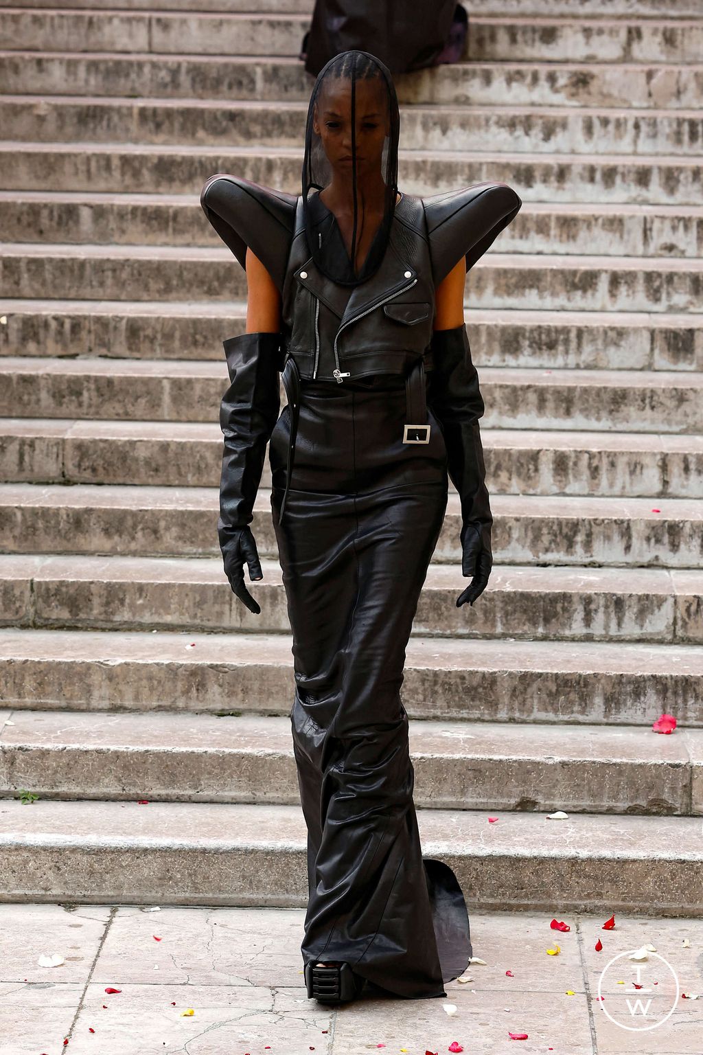 Fashion Week Paris Spring/Summer 2024 look 18 from the Rick Owens collection 女装
