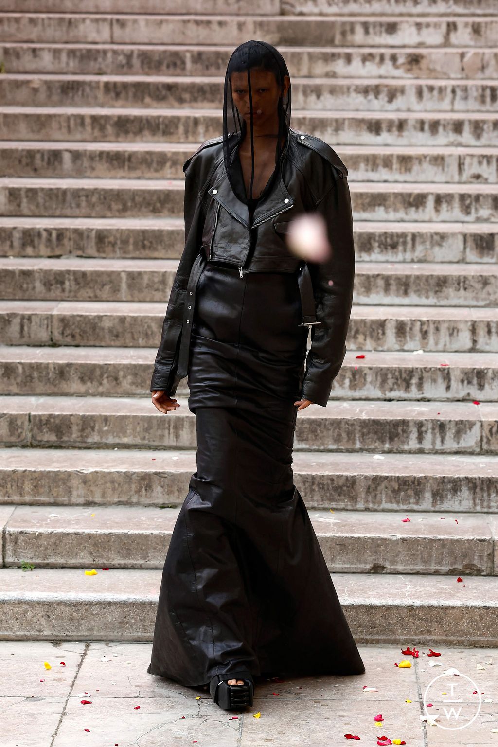 Fashion Week Paris Spring/Summer 2024 look 19 from the Rick Owens collection womenswear