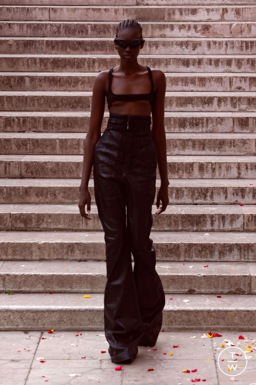 Fashion Week Paris Spring/Summer 2024 look 20 from the Rick Owens collection 女装
