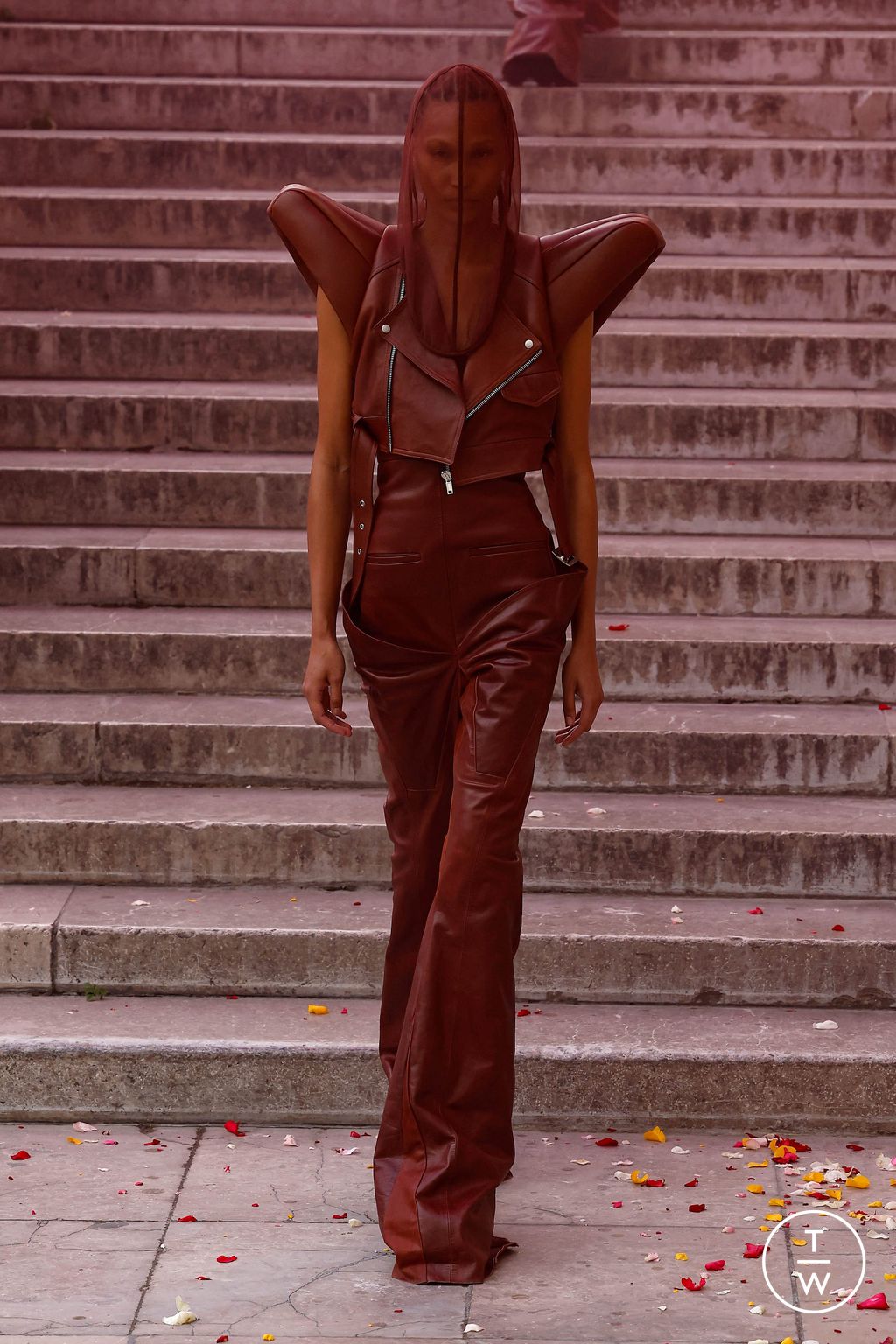 Fashion Week Paris Spring/Summer 2024 look 22 from the Rick Owens collection 女装