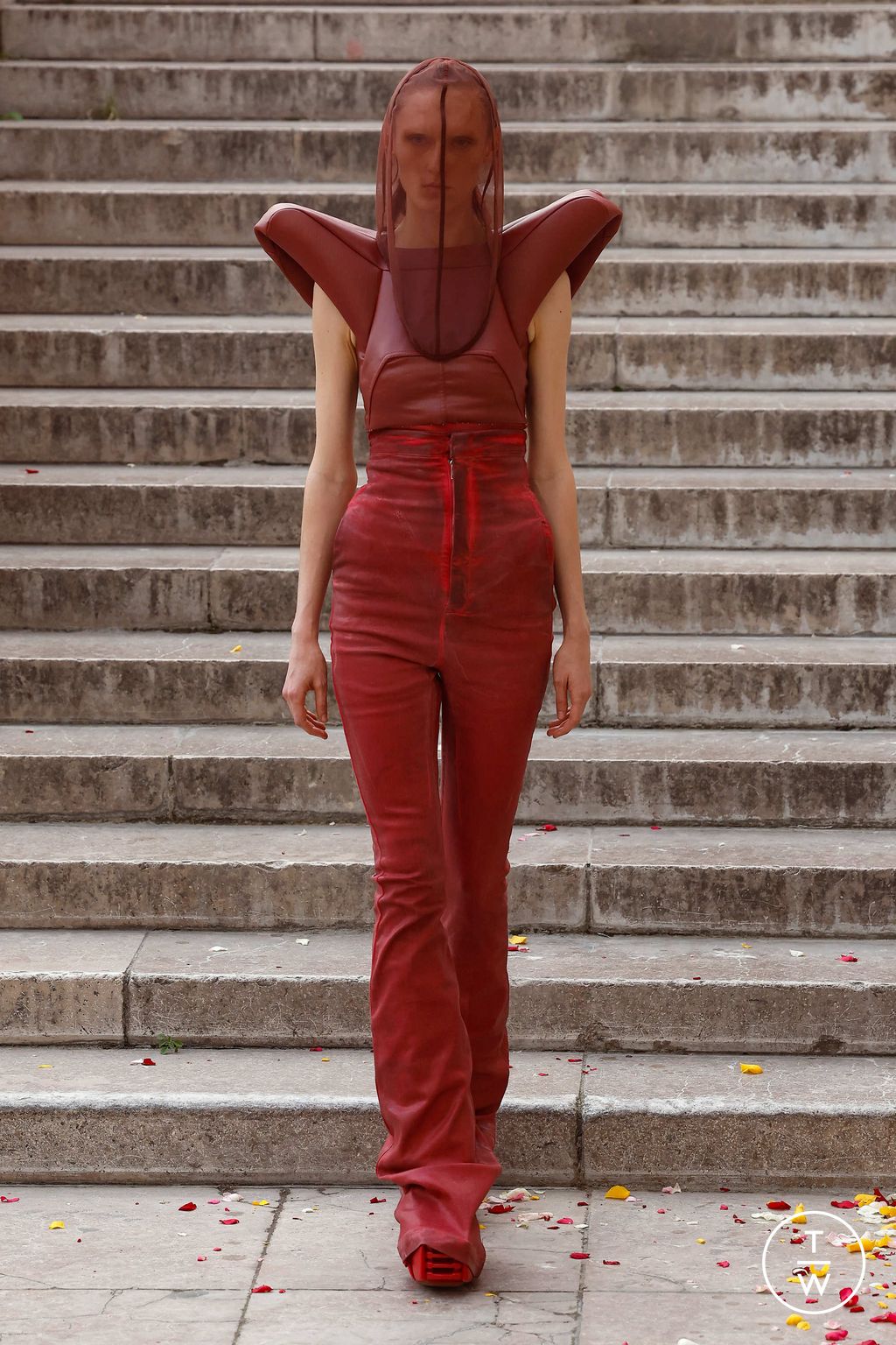 Fashion Week Paris Spring/Summer 2024 look 28 from the Rick Owens collection womenswear