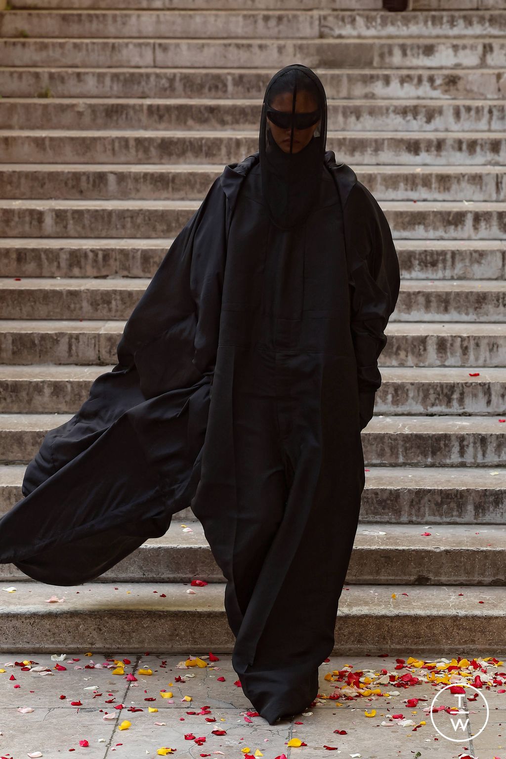 Fashion Week Paris Spring/Summer 2024 look 41 from the Rick Owens collection 女装