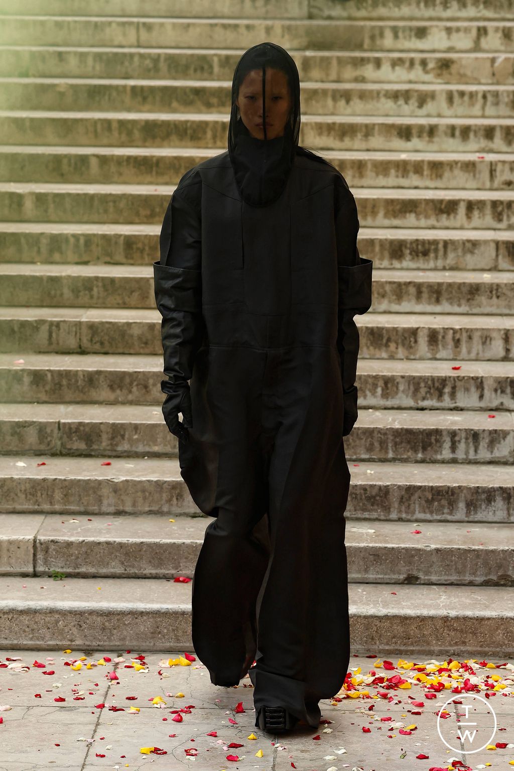 Fashion Week Paris Spring/Summer 2024 look 43 from the Rick Owens collection womenswear