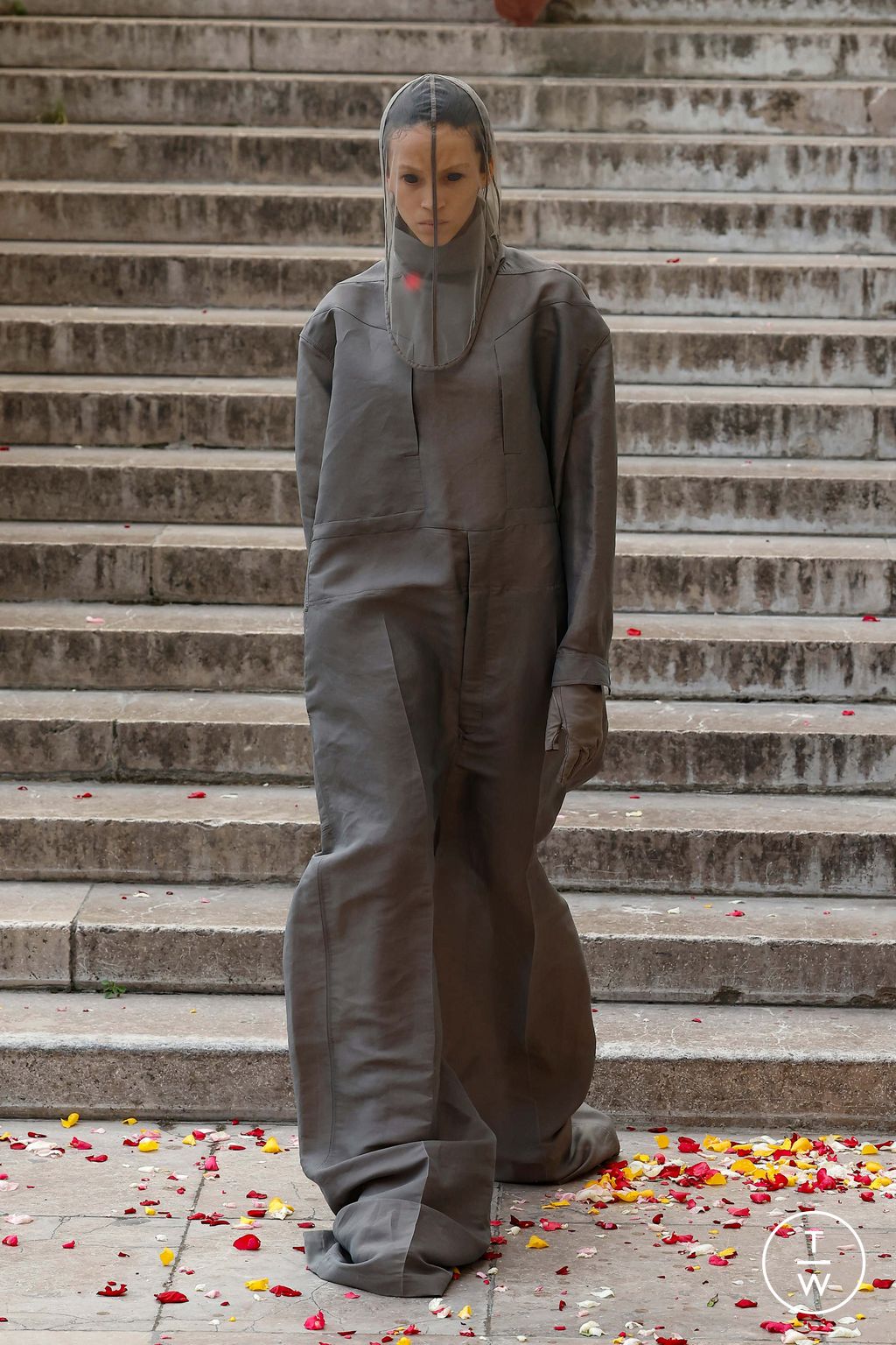 Fashion Week Paris Spring/Summer 2024 look 44 from the Rick Owens collection womenswear