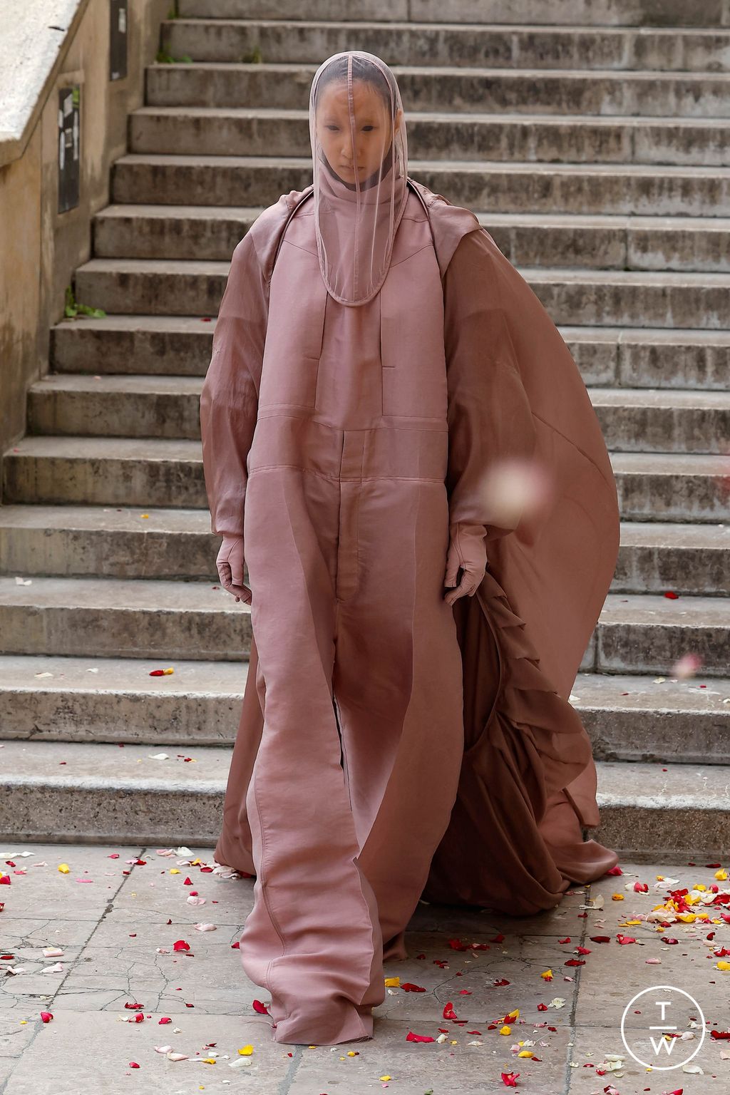 Fashion Week Paris Spring/Summer 2024 look 45 from the Rick Owens collection womenswear