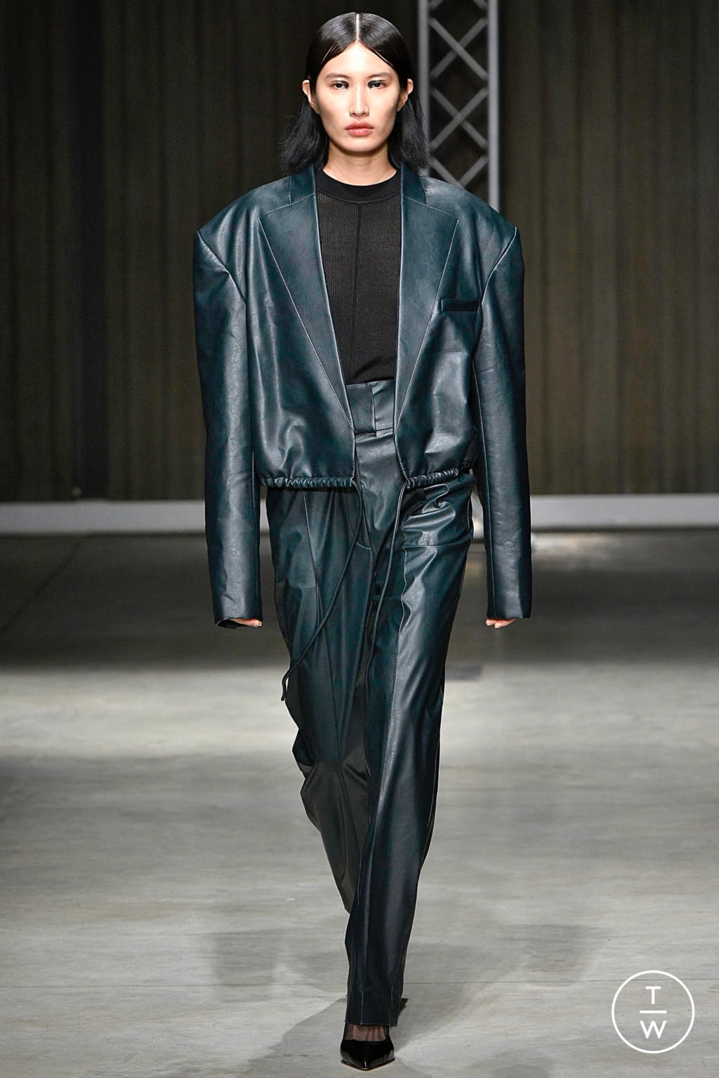 Fashion Week Milan Fall/Winter 2019 look 24 from the Ricostru collection 女装