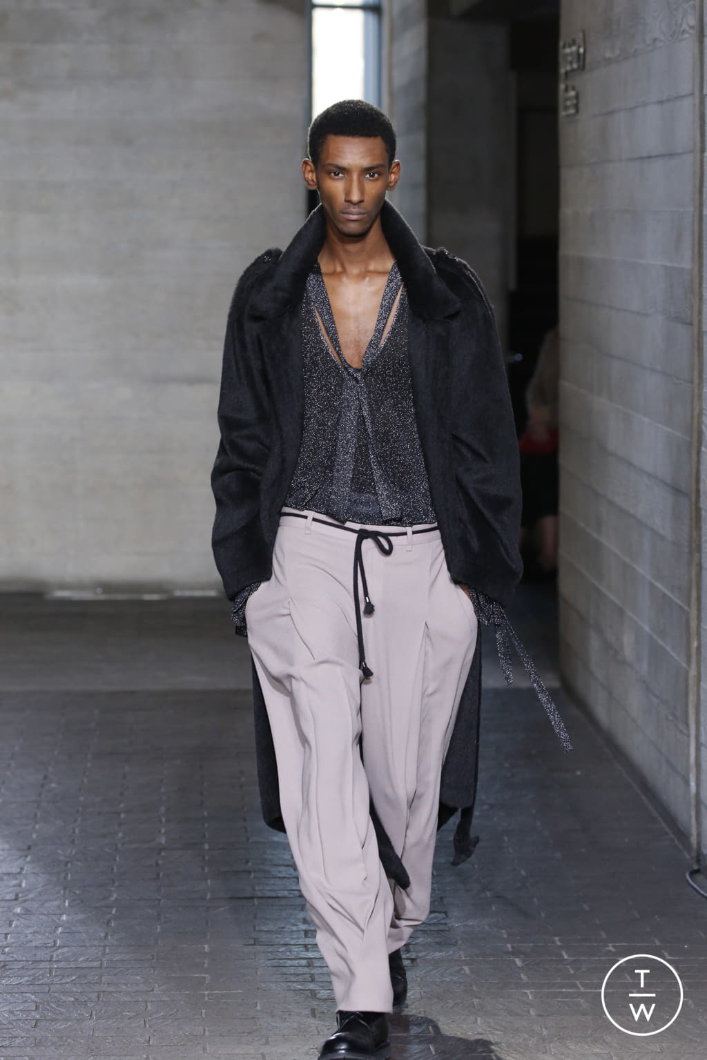 Fashion Week London Fall/Winter 2019 look 26 from the Roland Mouret collection womenswear