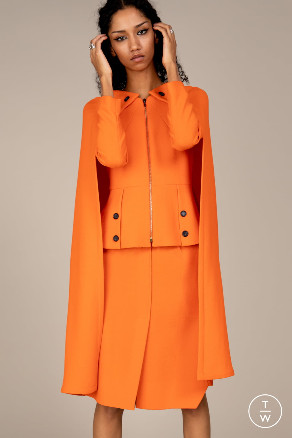 Fashion Week London Fall/Winter 2021 look 14 de la collection Roland Mouret womenswear