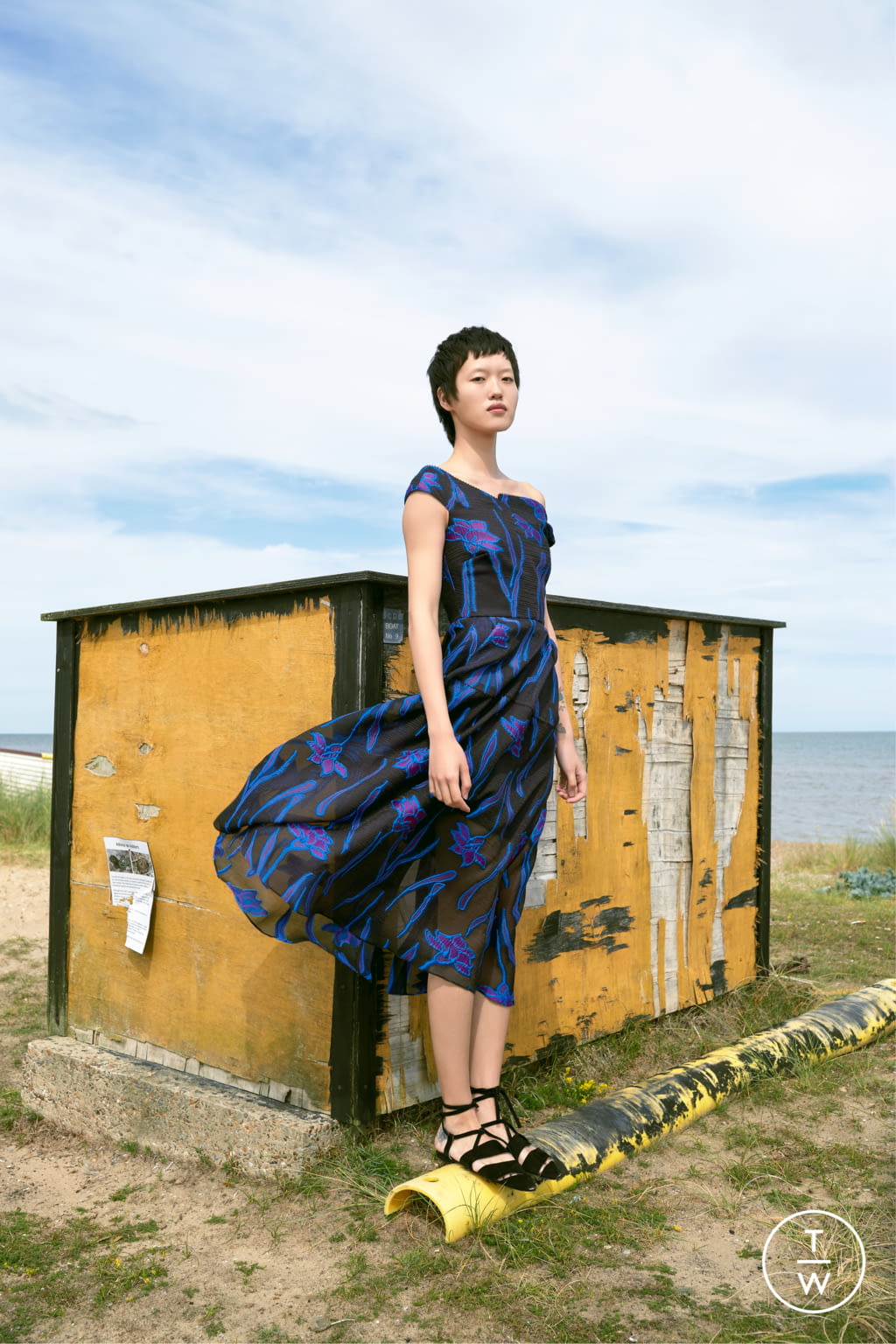 Fashion Week London Resort 2018 look 14 from the Roland Mouret collection womenswear