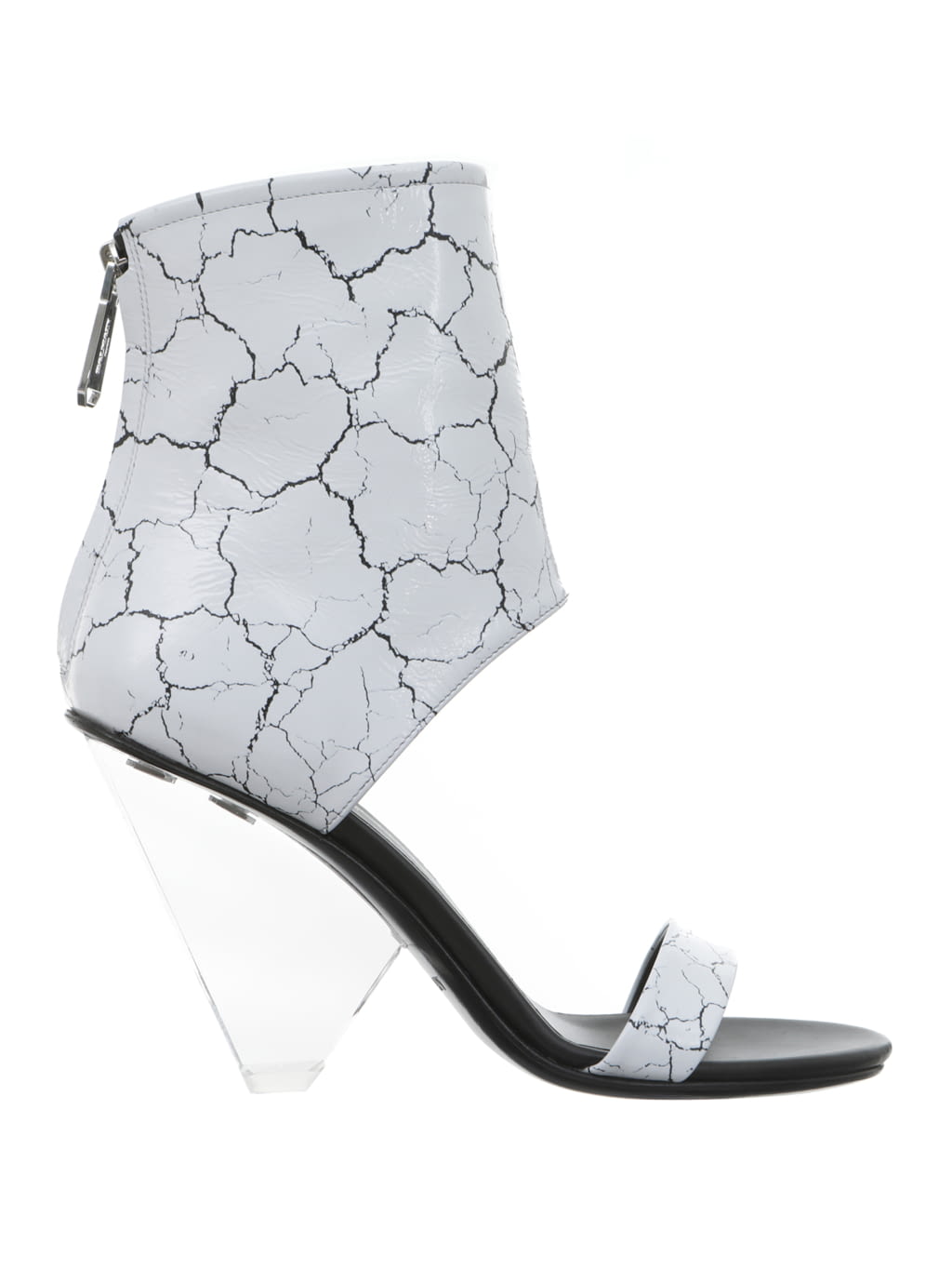 Fashion Week Paris Spring/Summer 2019 look 10 from the Balmain collection womenswear accessories