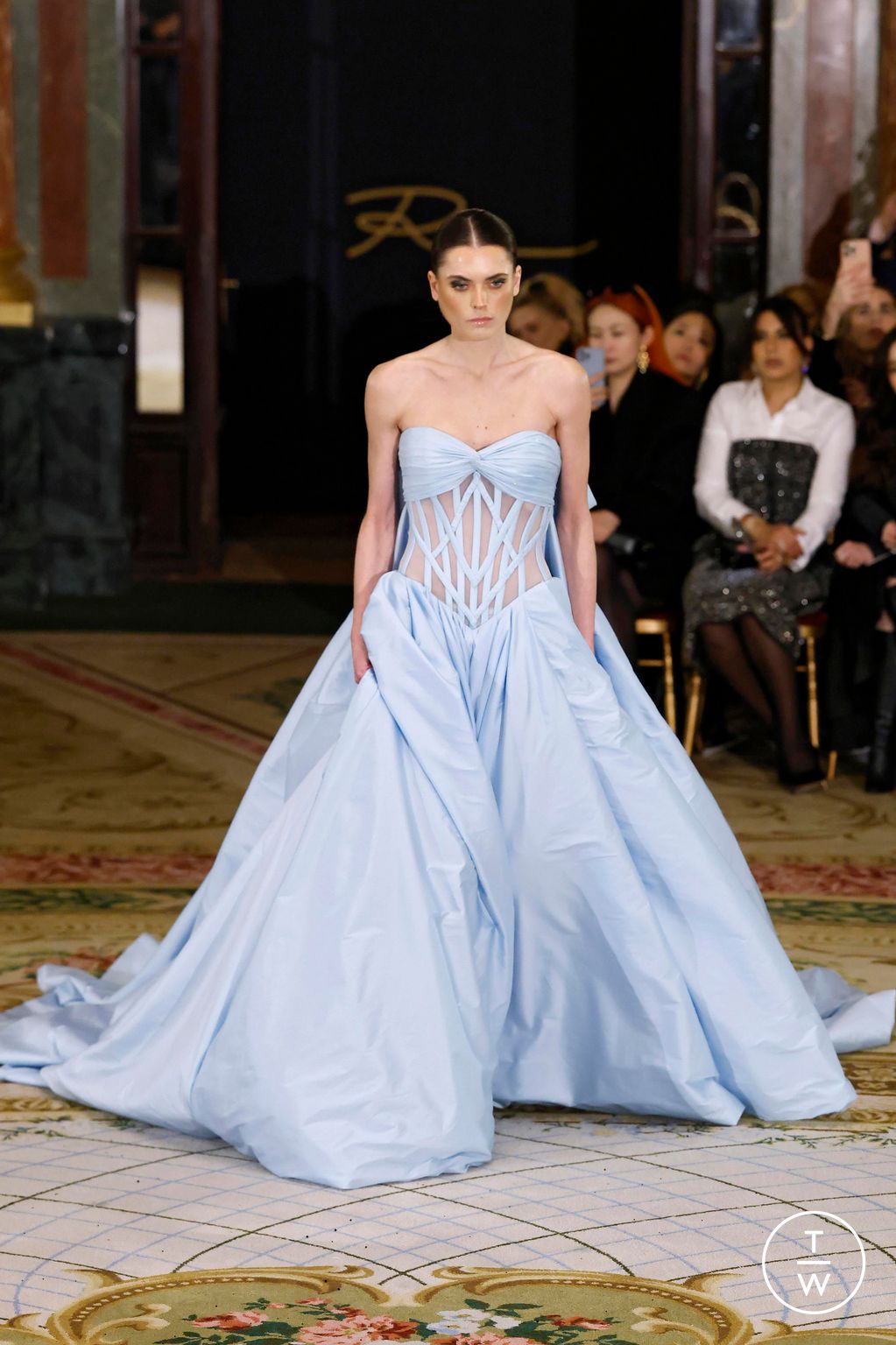 Fashion Week Paris Spring/Summer 2025 look 9 from the Robert Abi Nader collection couture