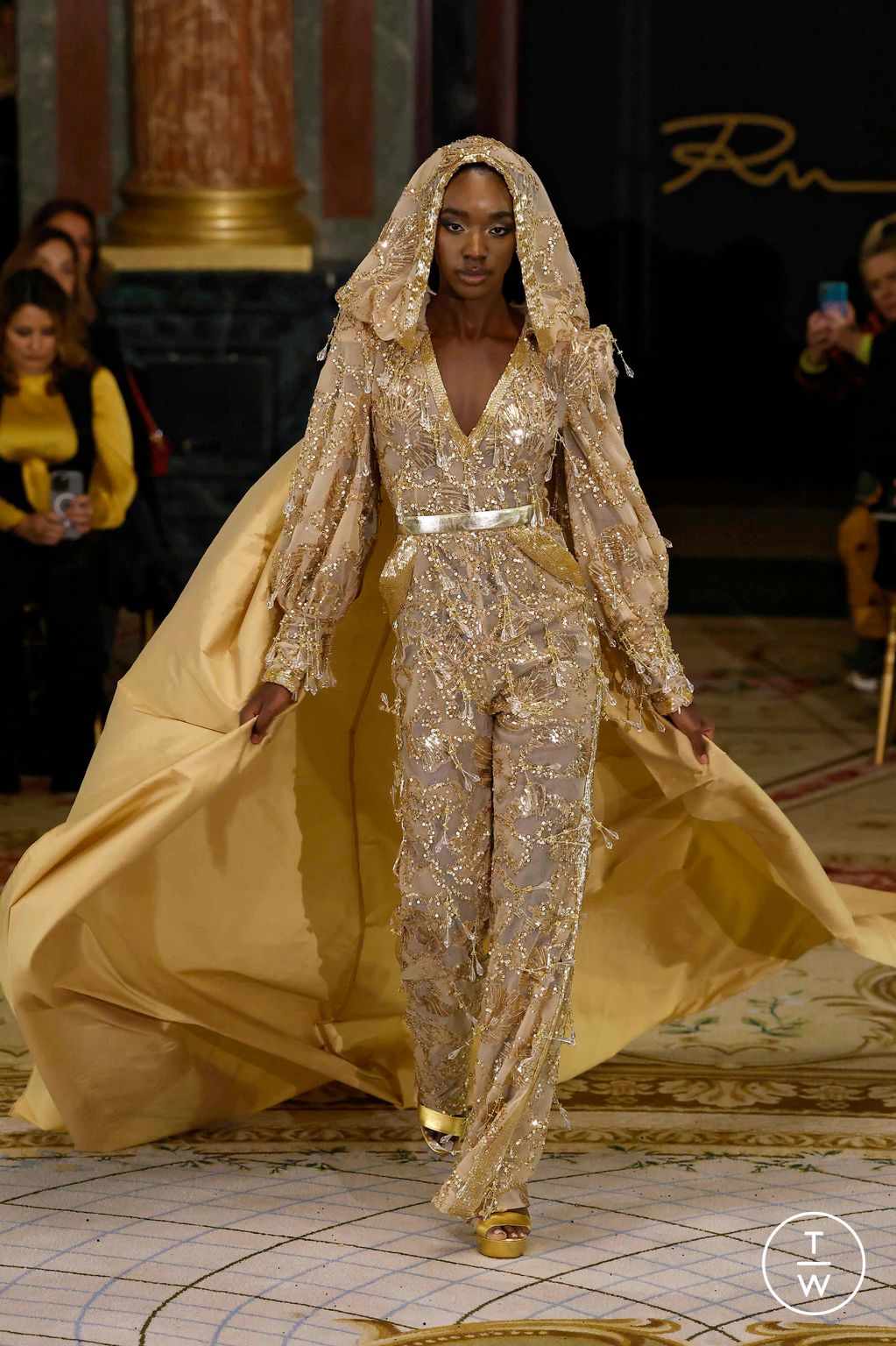 Fashion Week Paris Spring/Summer 2025 look 23 from the Robert Abi Nader collection couture