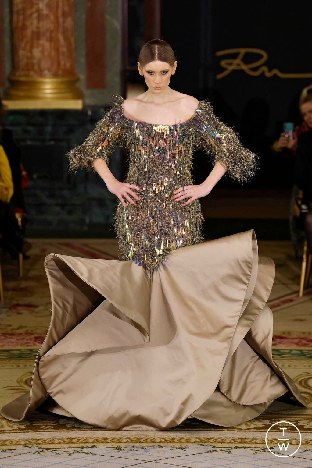 Fashion Week Paris Spring/Summer 2025 look 32 from the Robert Abi Nader collection couture